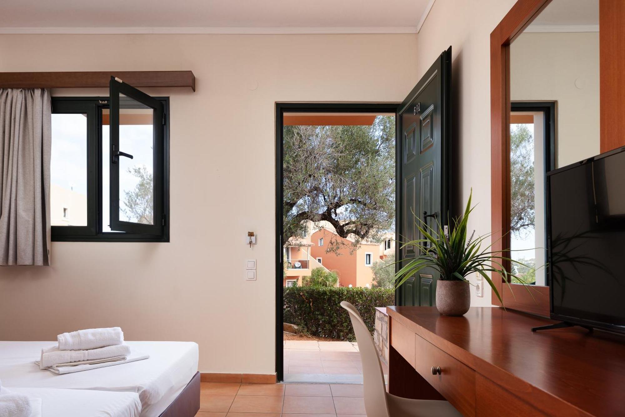 Dia Aparthotel