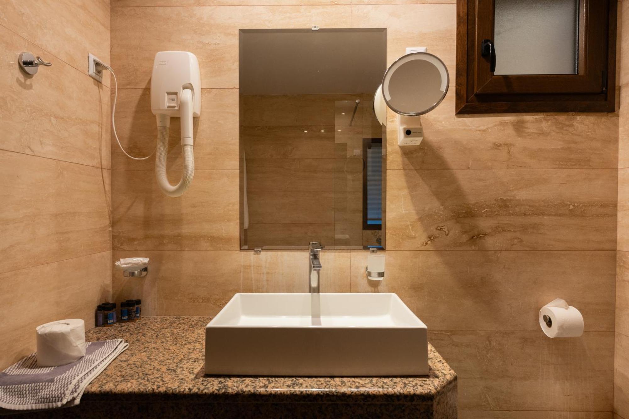 Makednos Hotel 2*