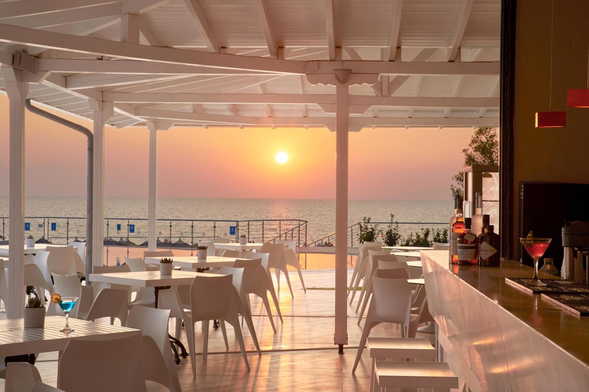 Istion Club & Hotel Nea Poteidaia