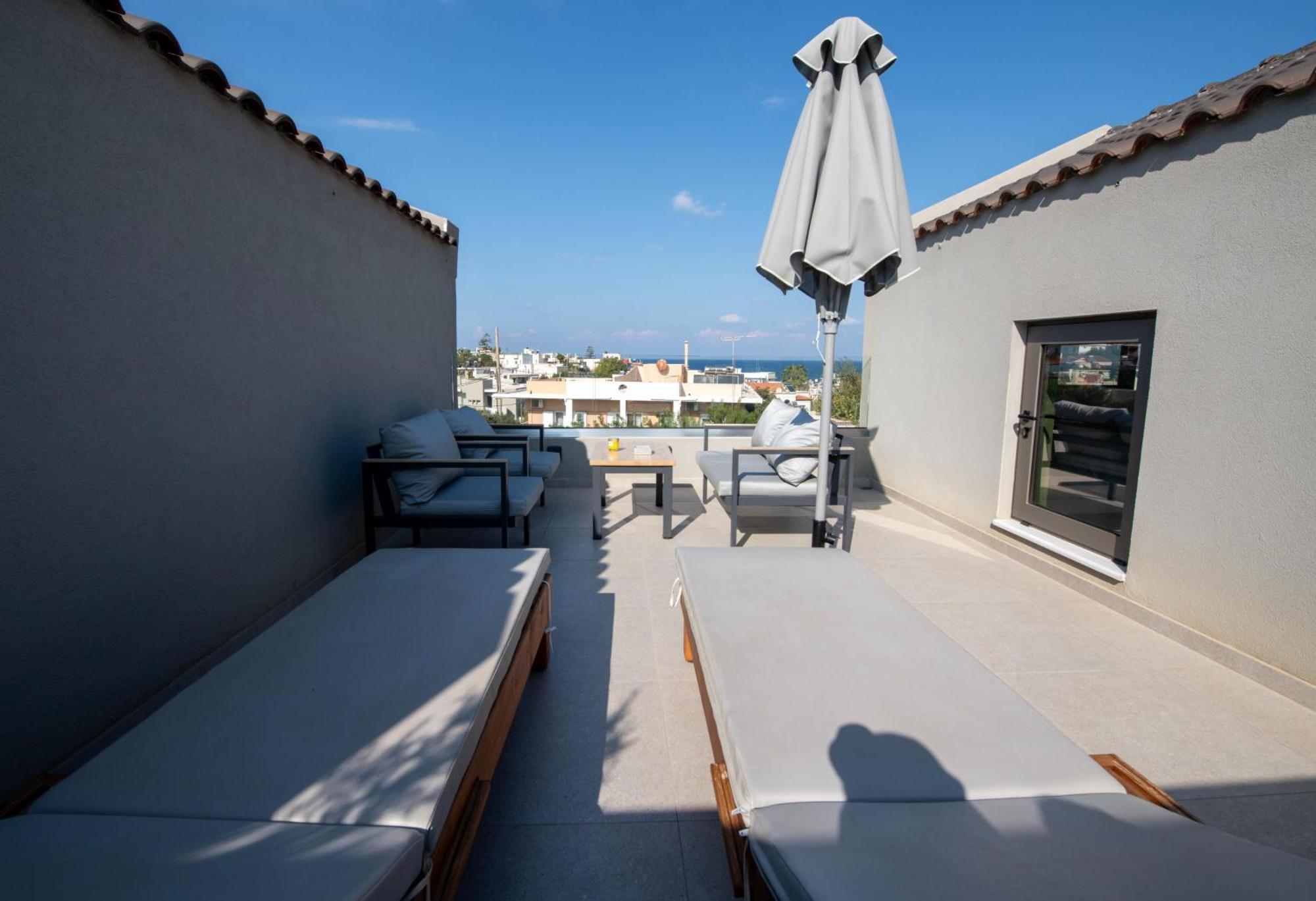Eleanthi Modern Living Apartment