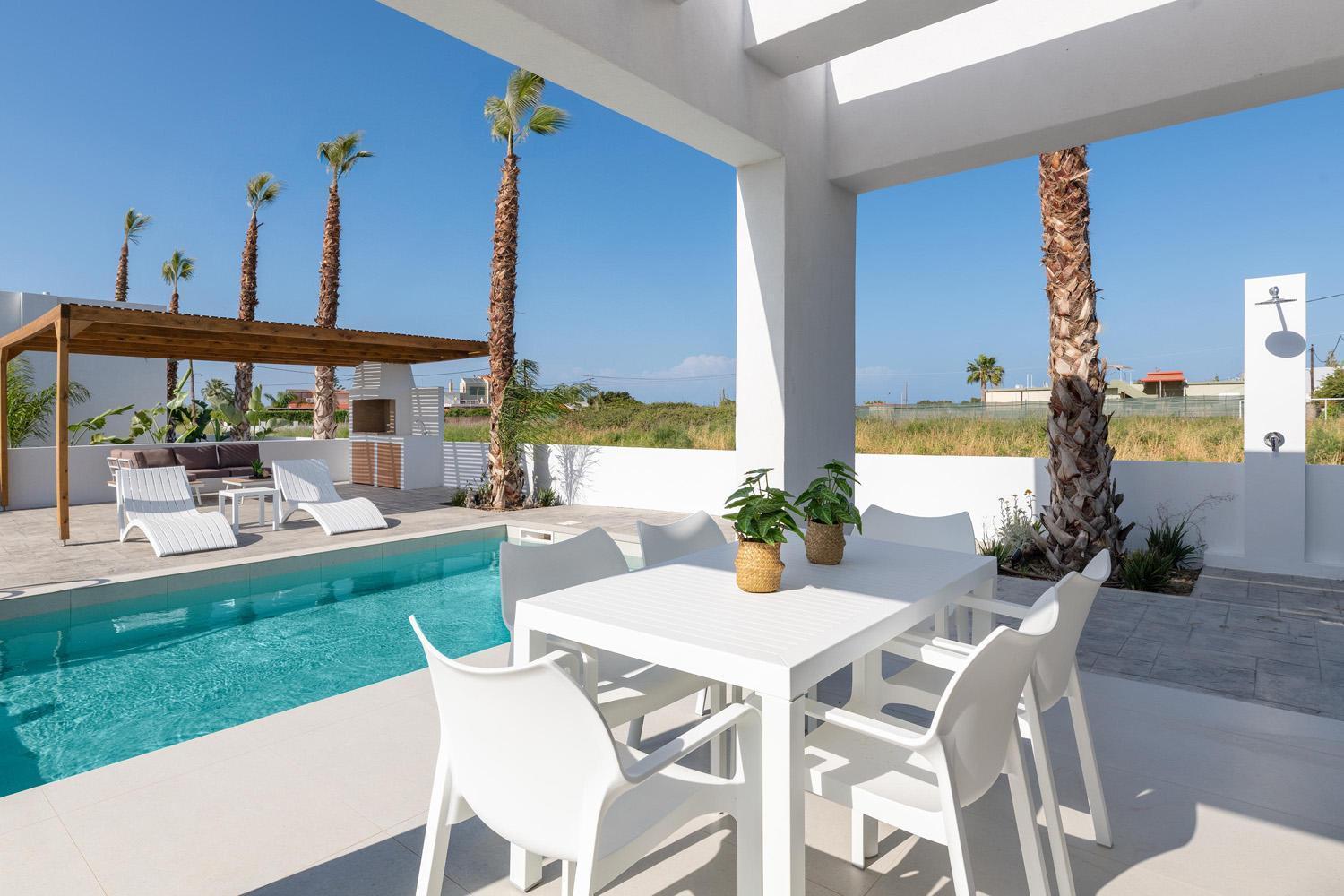 Salty Sun 2 Villa