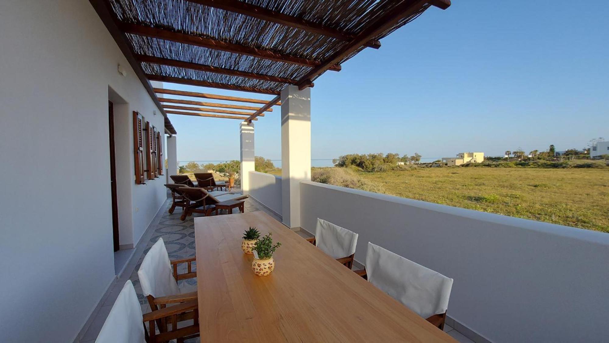 Front Pasithea Villa Monolithos (Santorini)