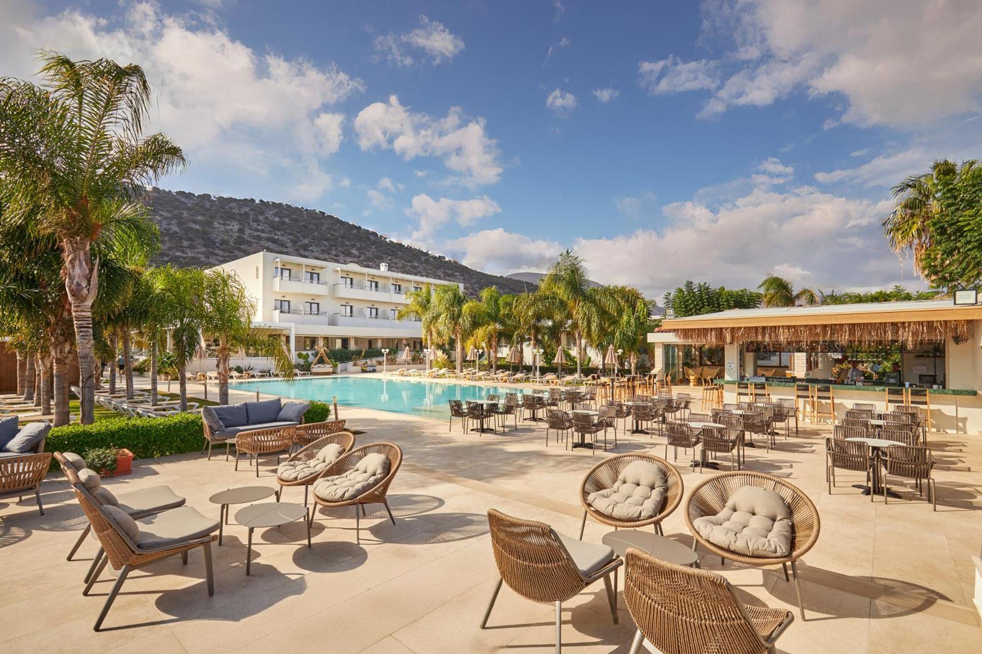 Resort Kyknos & 4*