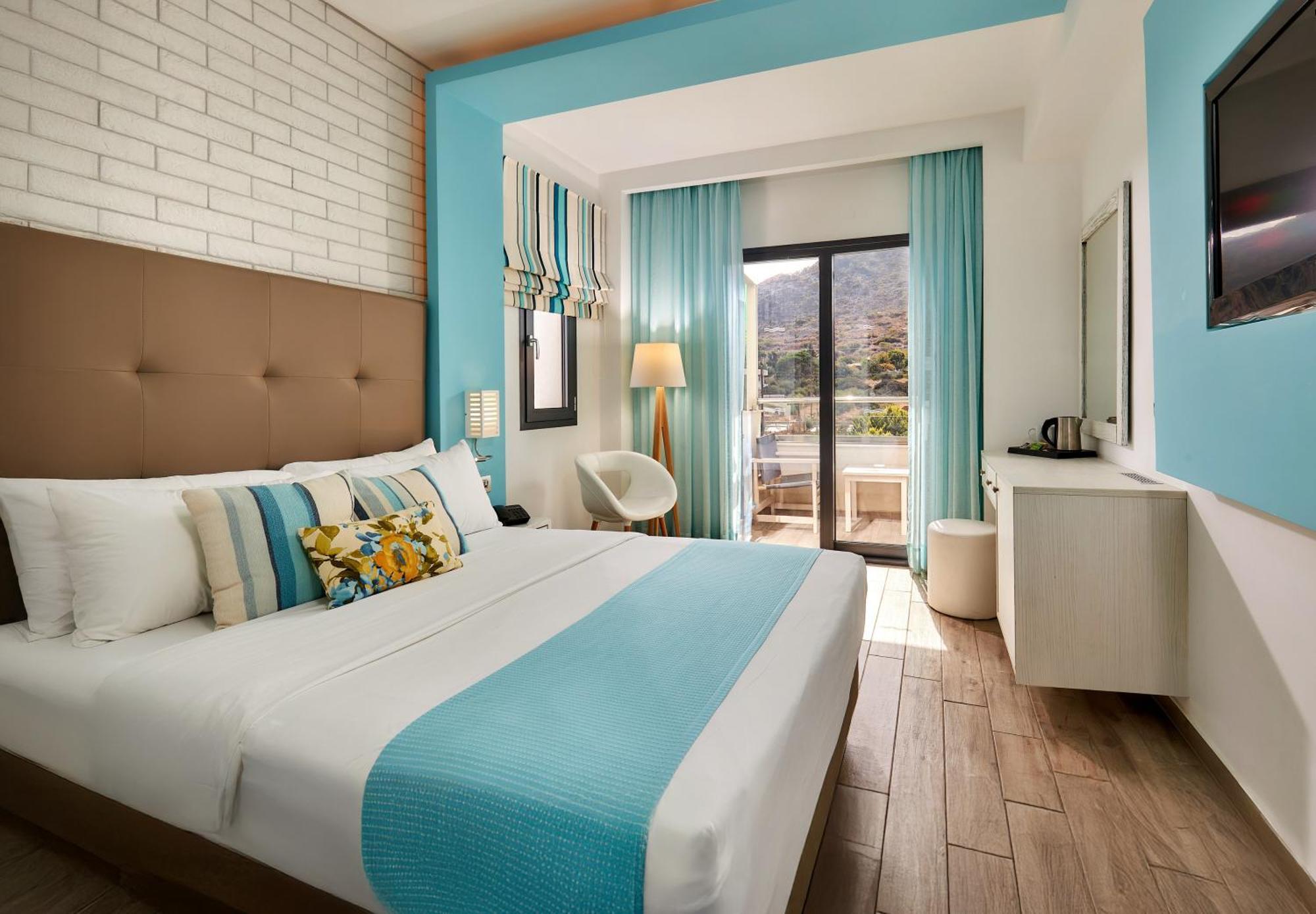 Resort Kyknos & 4*