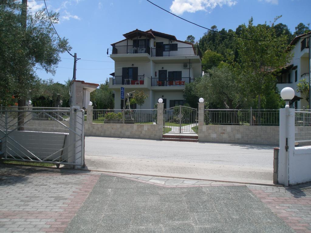 Alexandra Apartment