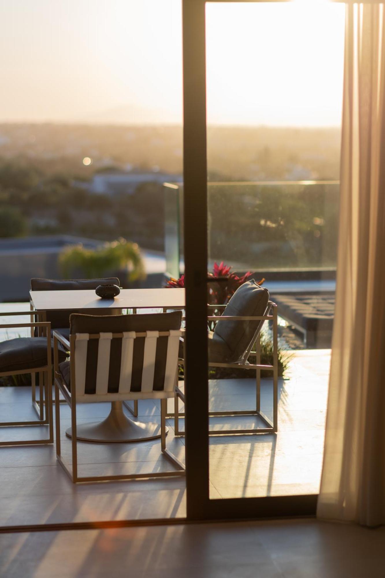 Maravilla Luxury Living