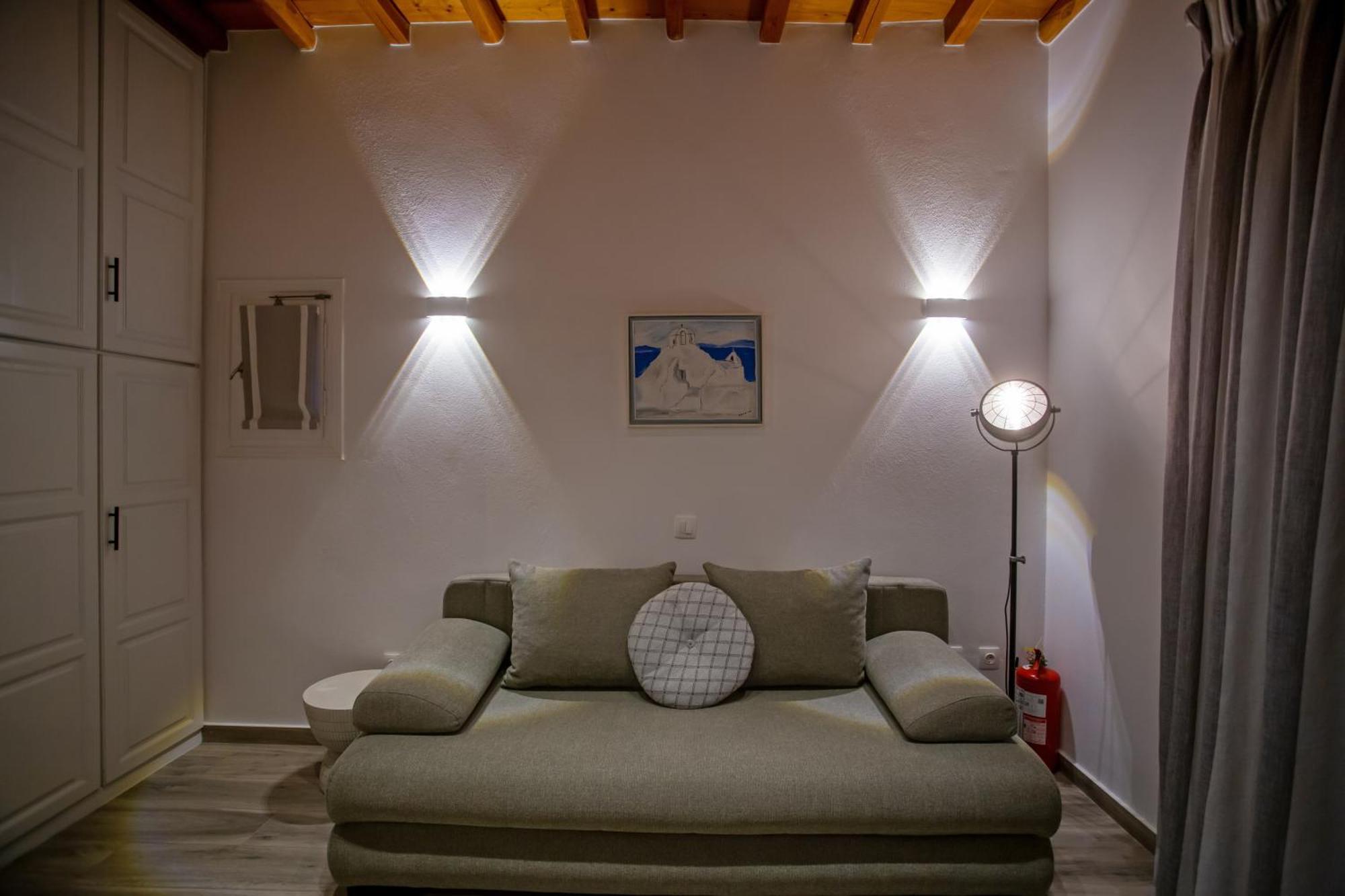 C Mykonos *
