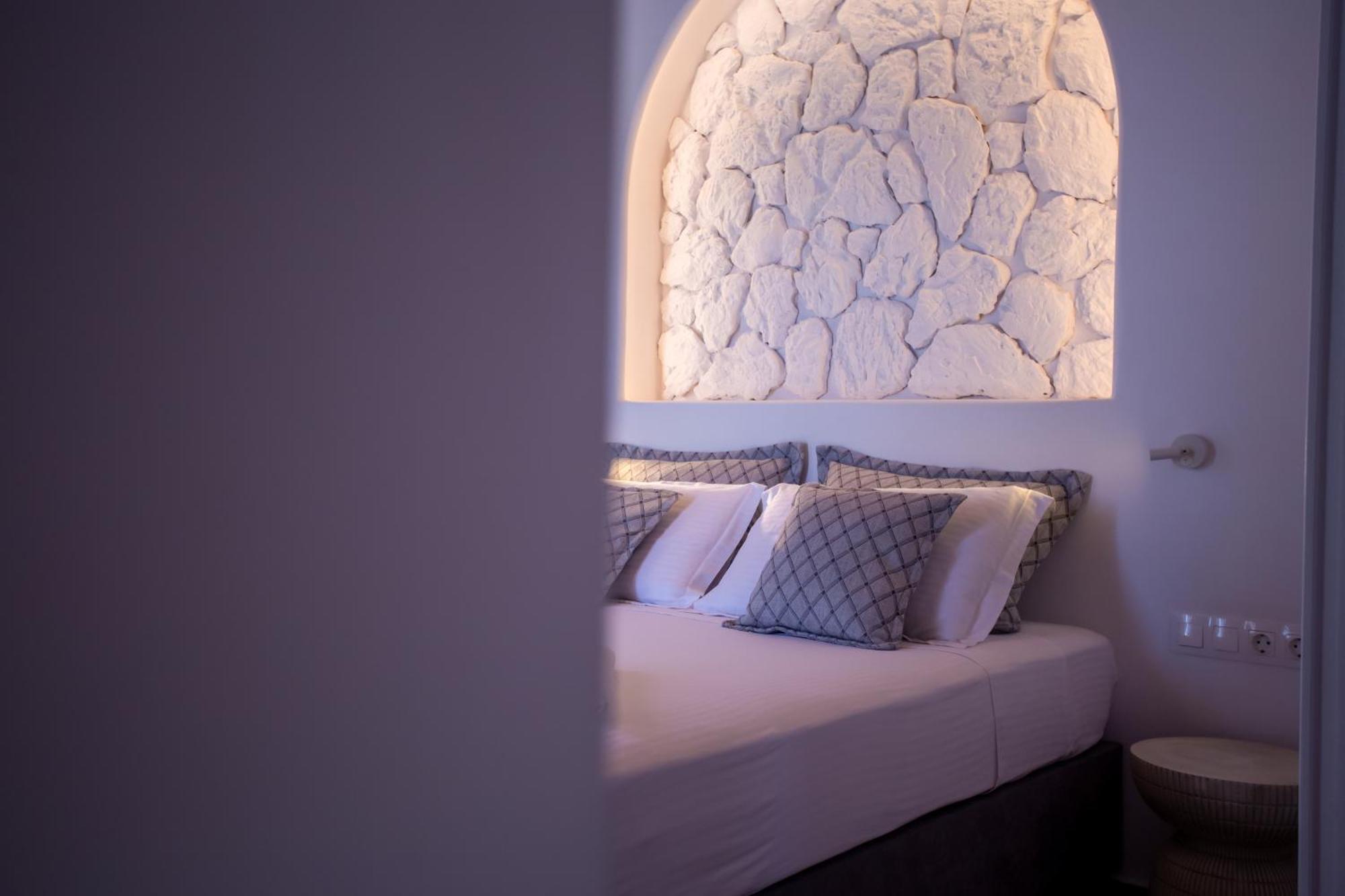 C Mykonos *
