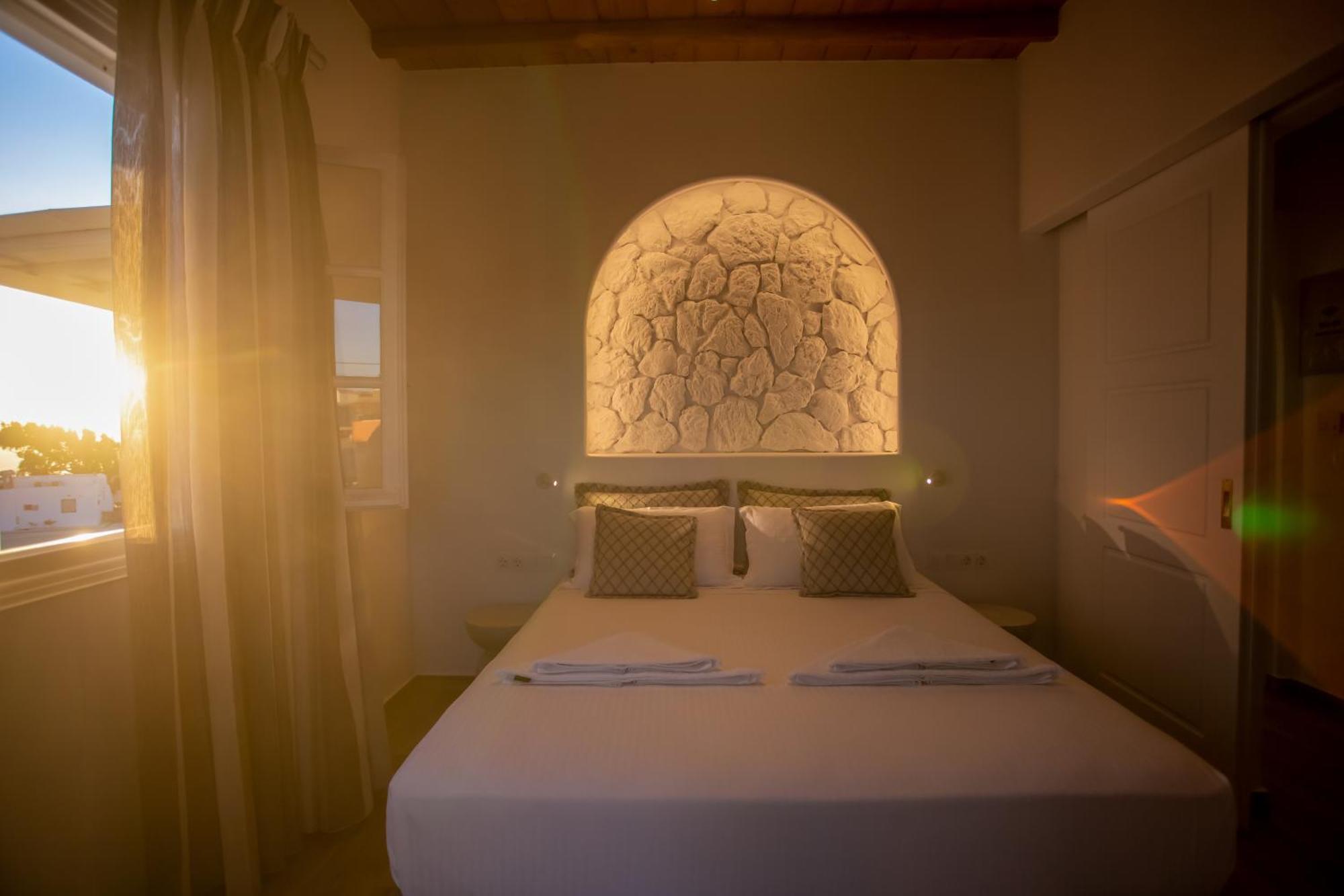 C Mykonos