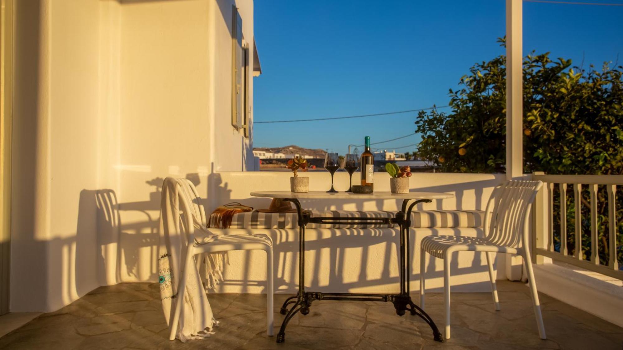 C Mykonos