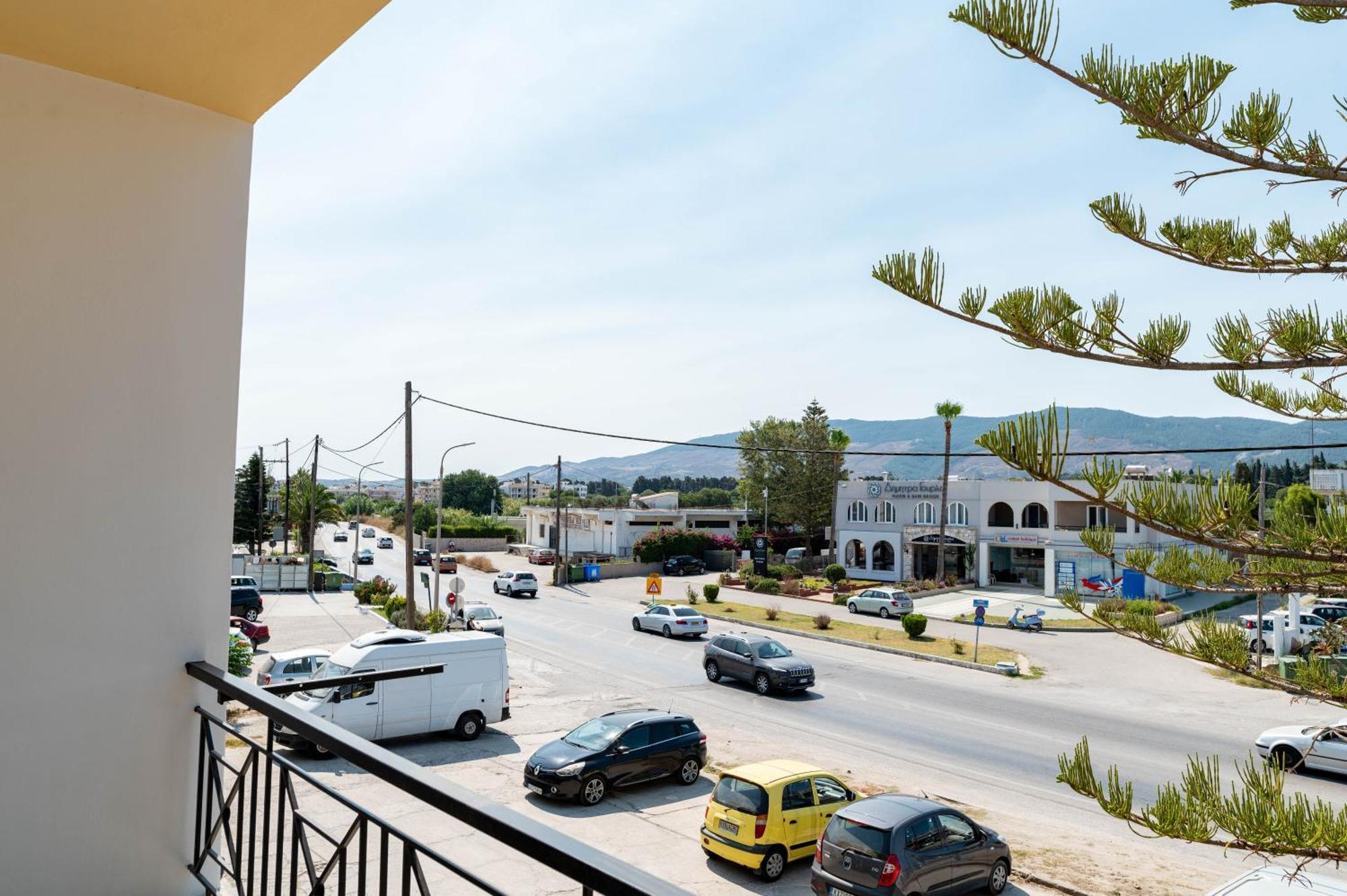 Oikos Charming Island Retreat Apartment Platanion