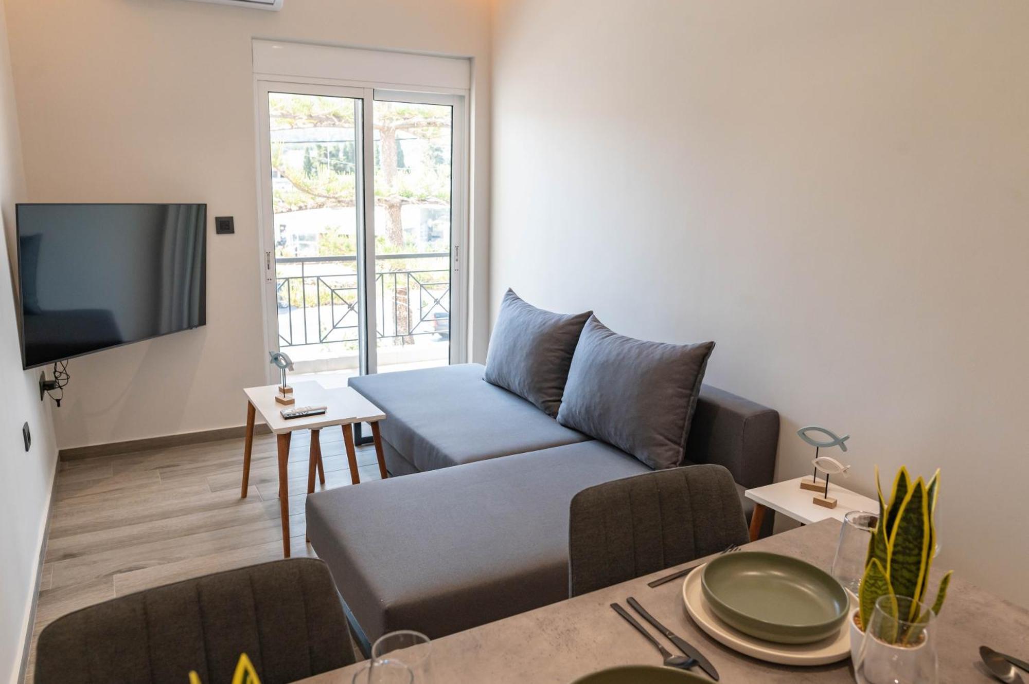 Oikos Charming Island Retreat *