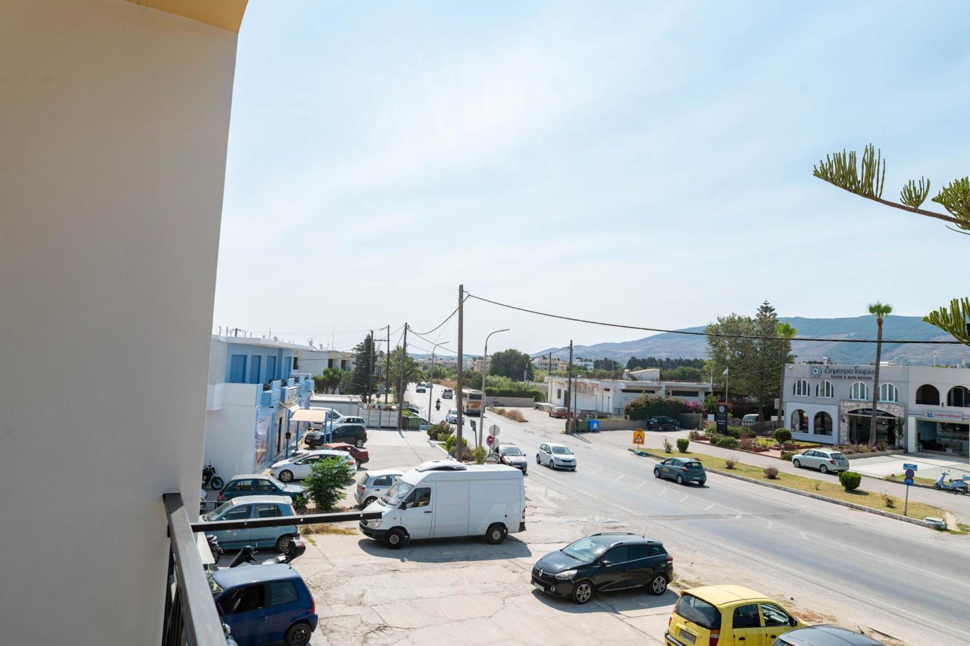 Oikos Charming Island Retreat Platanion