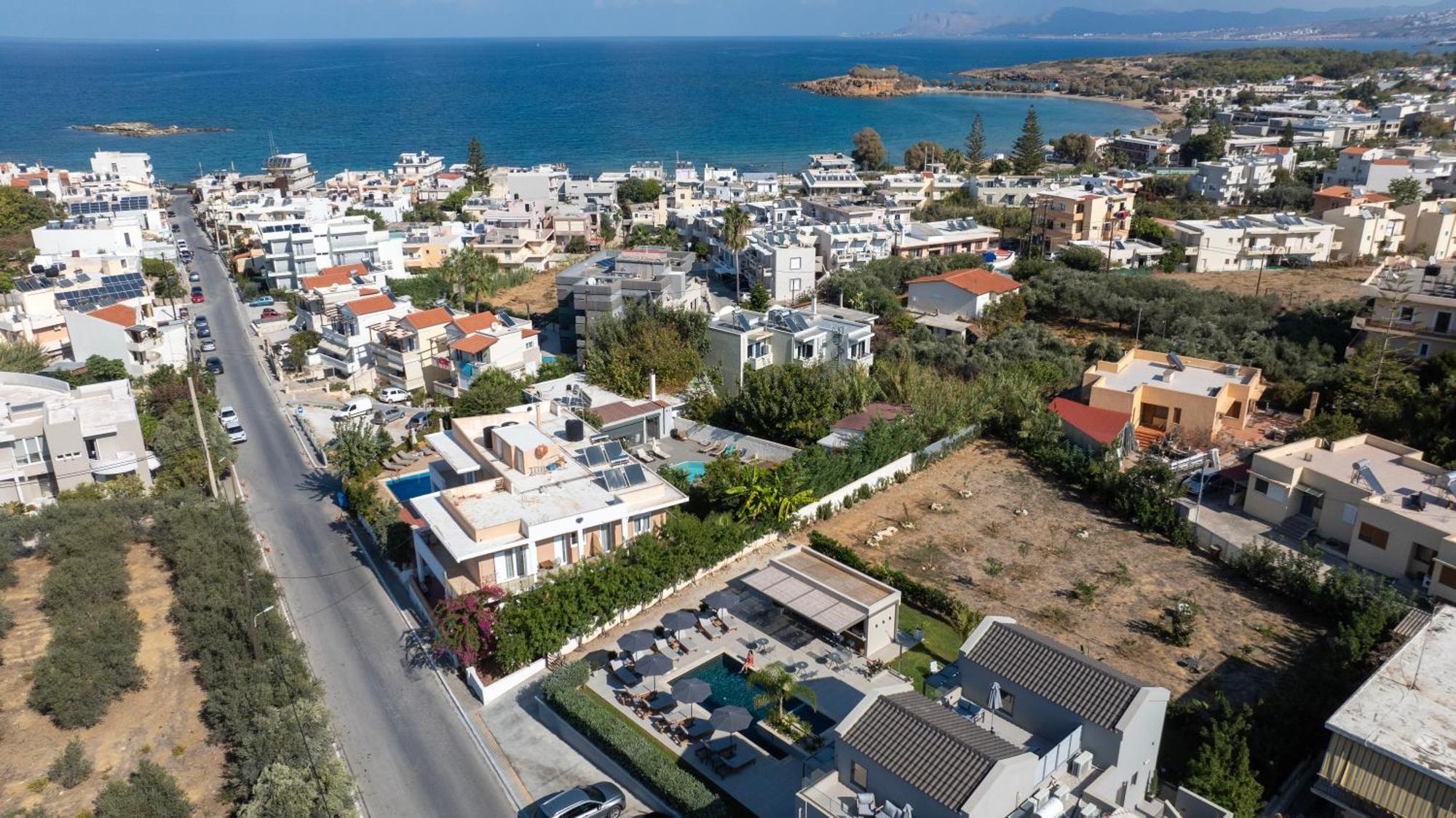 Eleanthi Modern Living Apartment