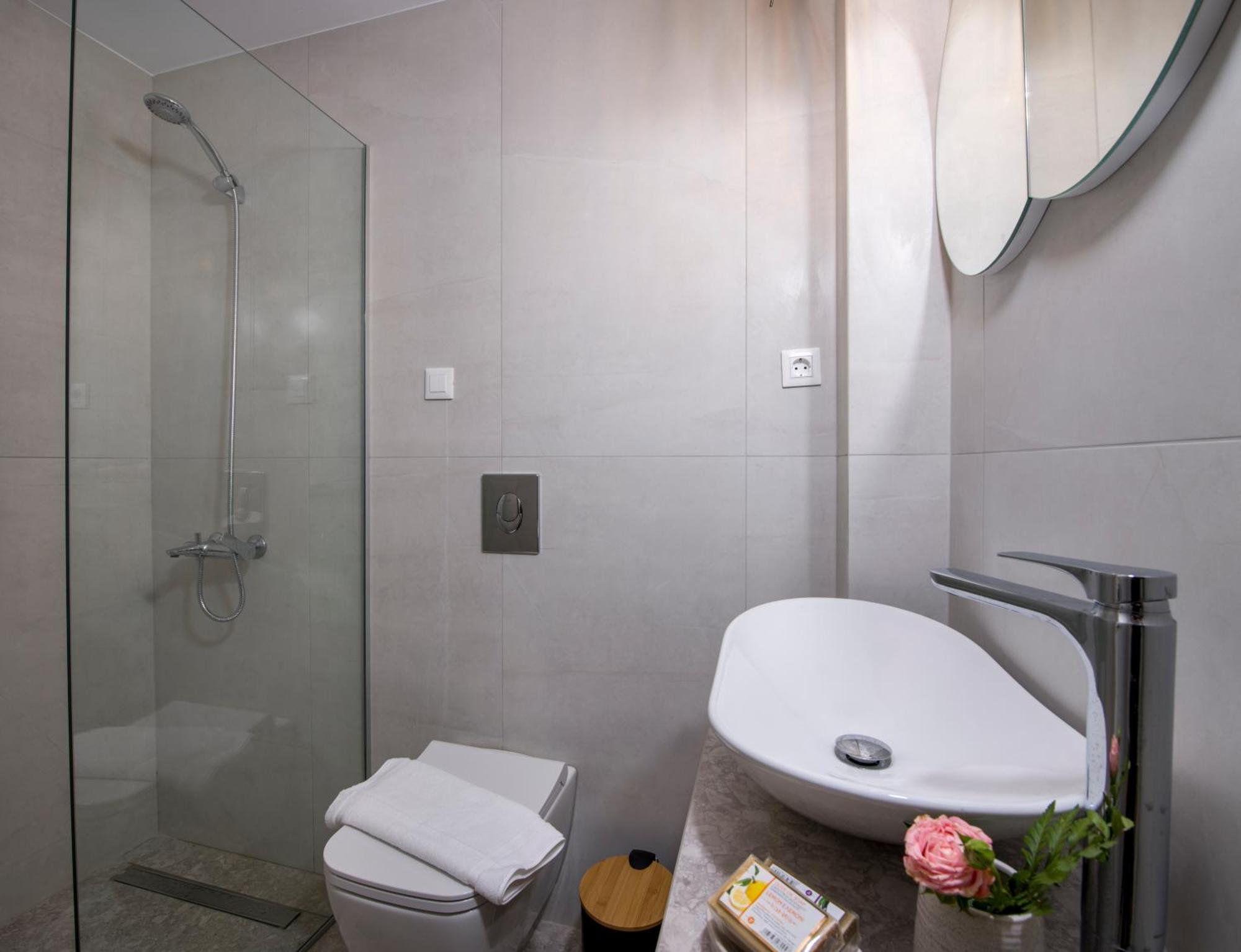 Eleanthi Modern Living Apartment *