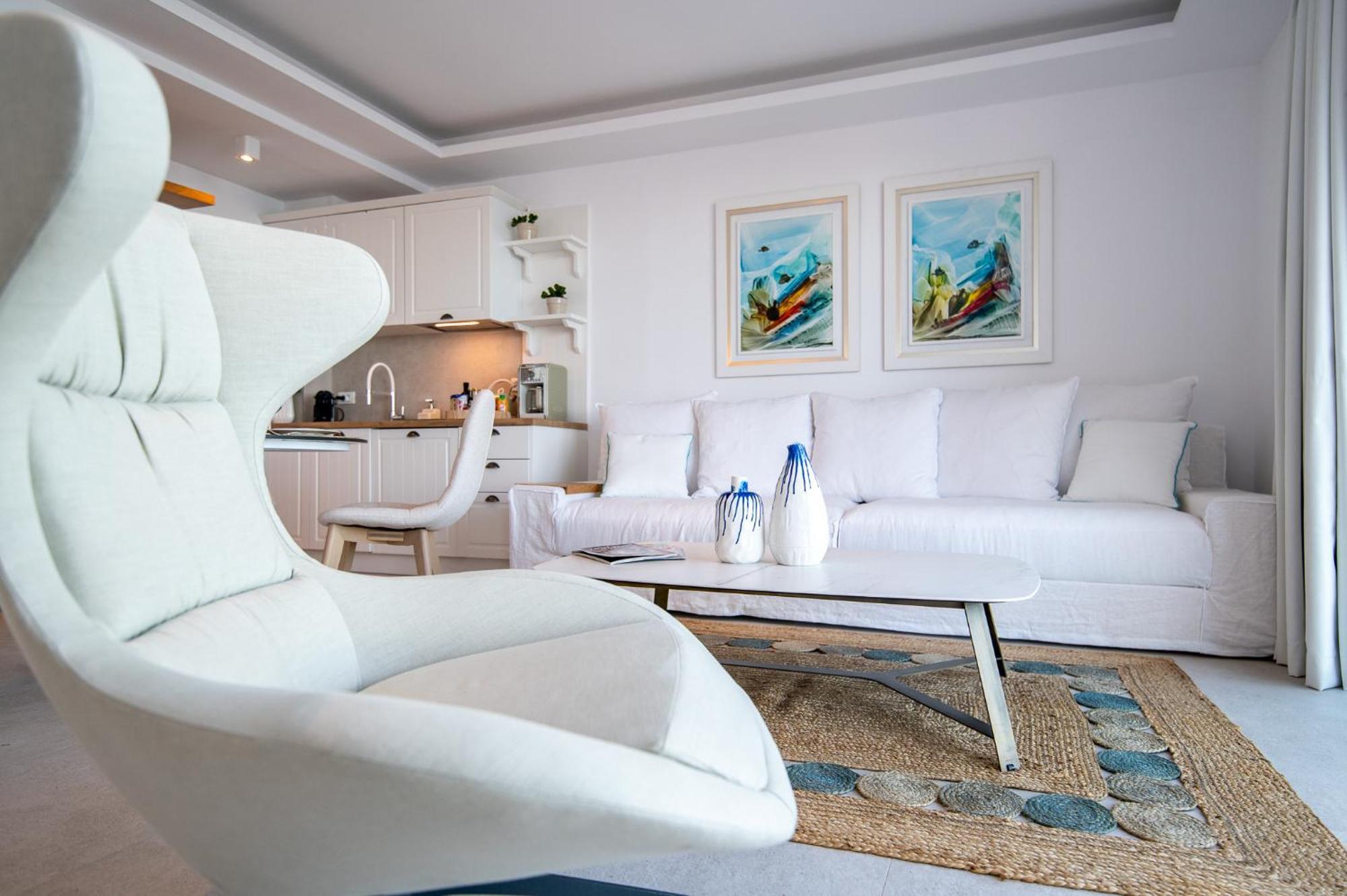 Achillion Luxury Corfu & Apartment