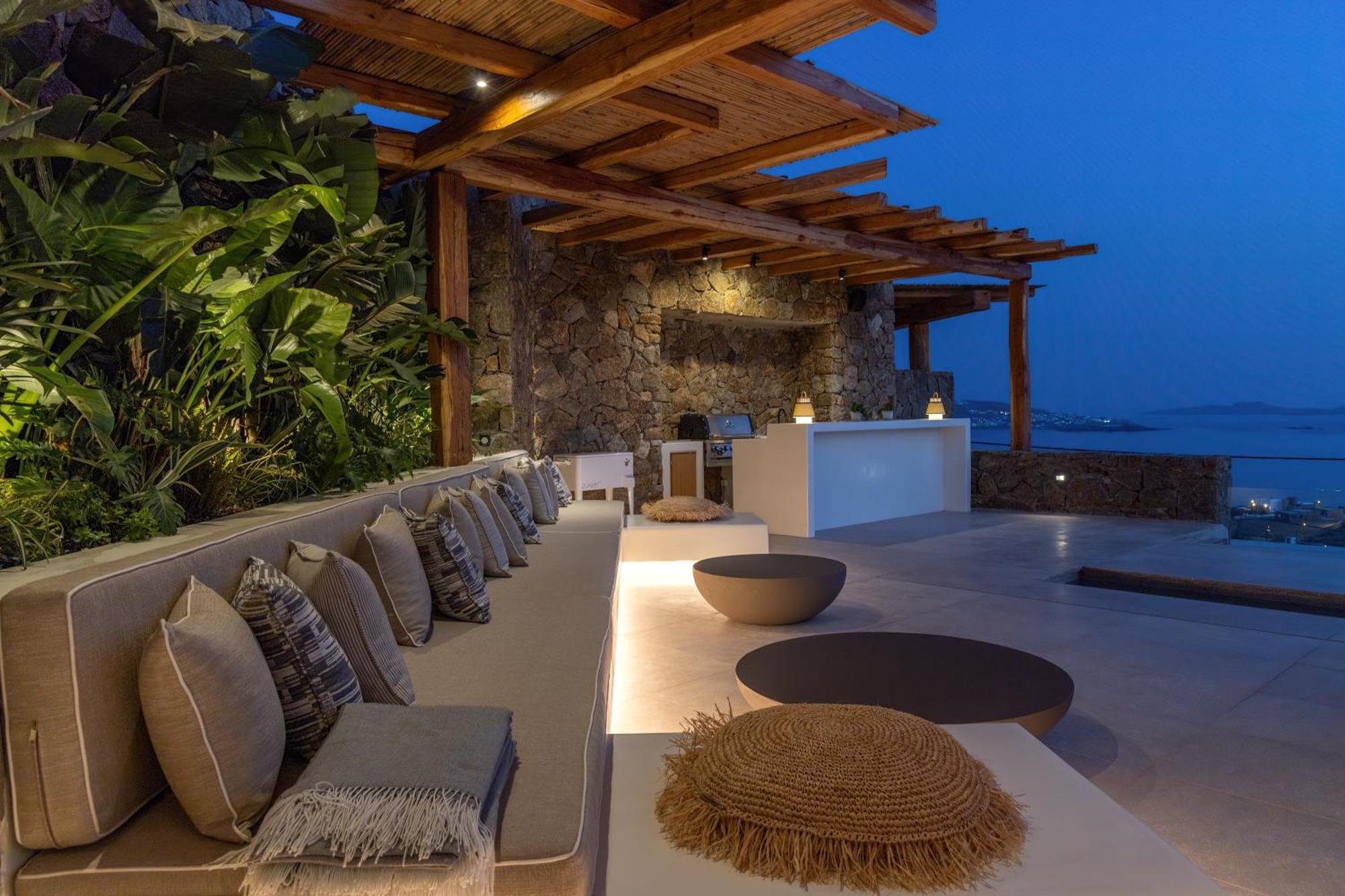 Horizon Majesty * Mykonos Town