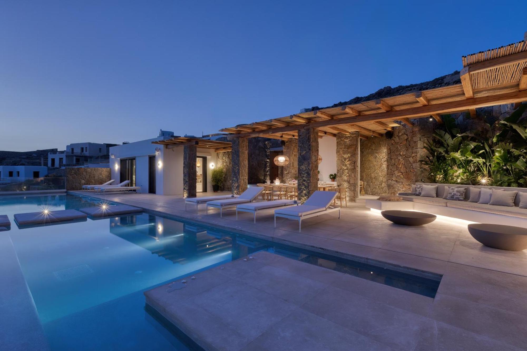 Horizon Majesty * Mykonos Town