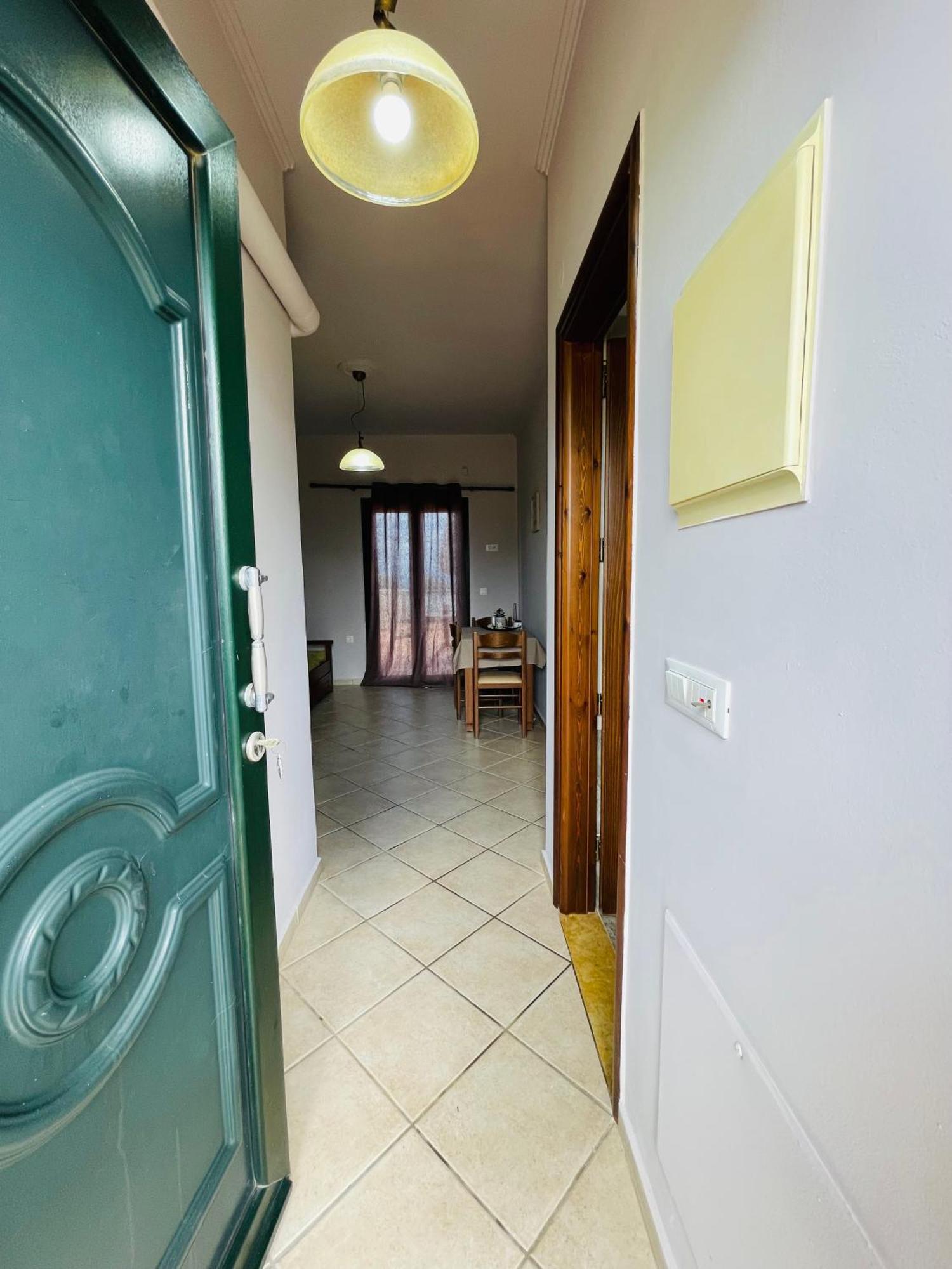 Apartment Girogiali No3 *