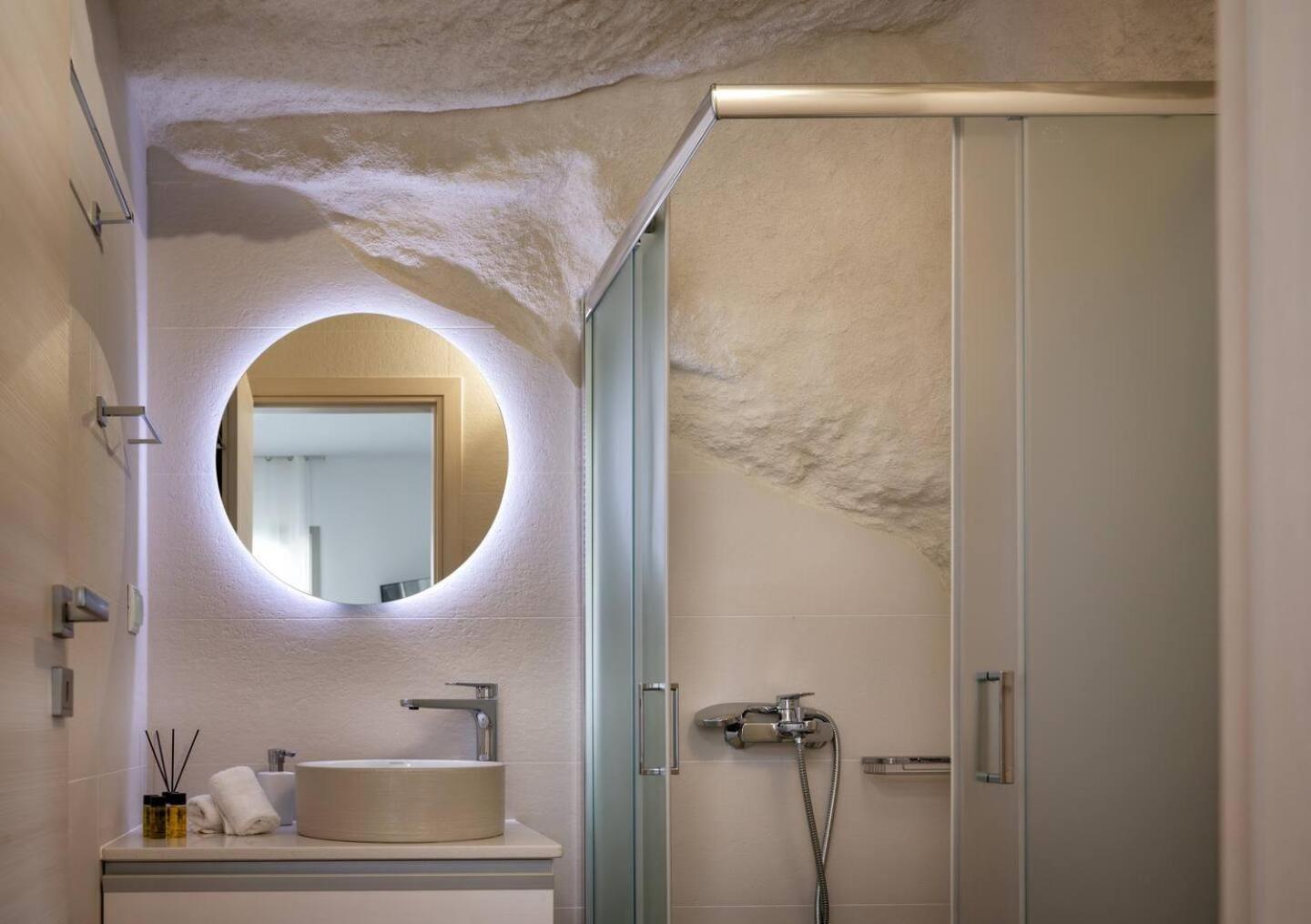 Theasis Luxury Cave House, With Sea & Cave View *