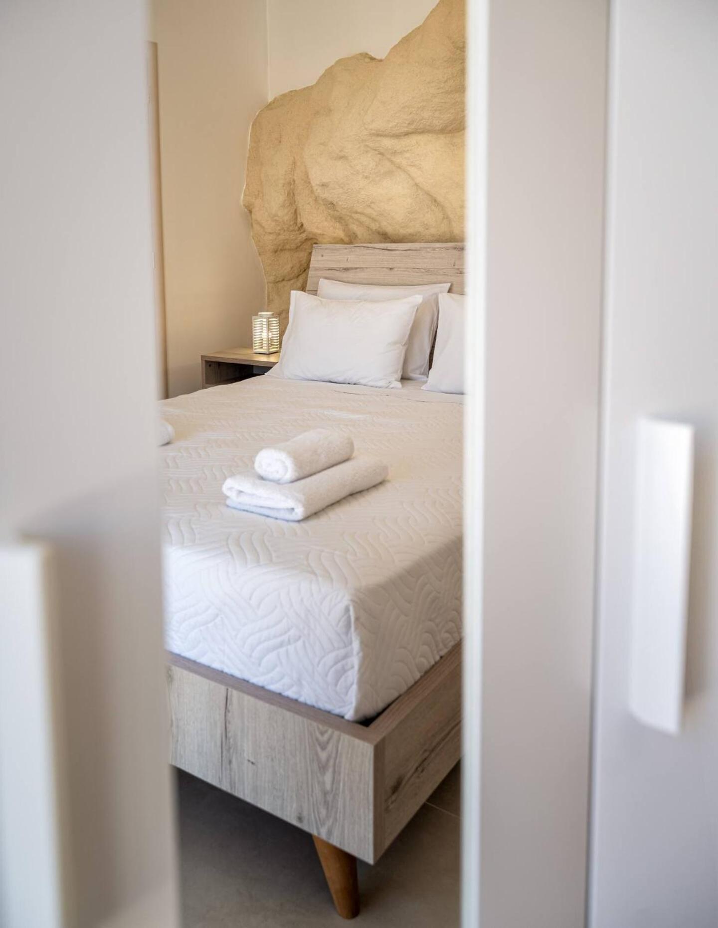 Villa Theasis Luxury Cave House, With Sea & Cave View