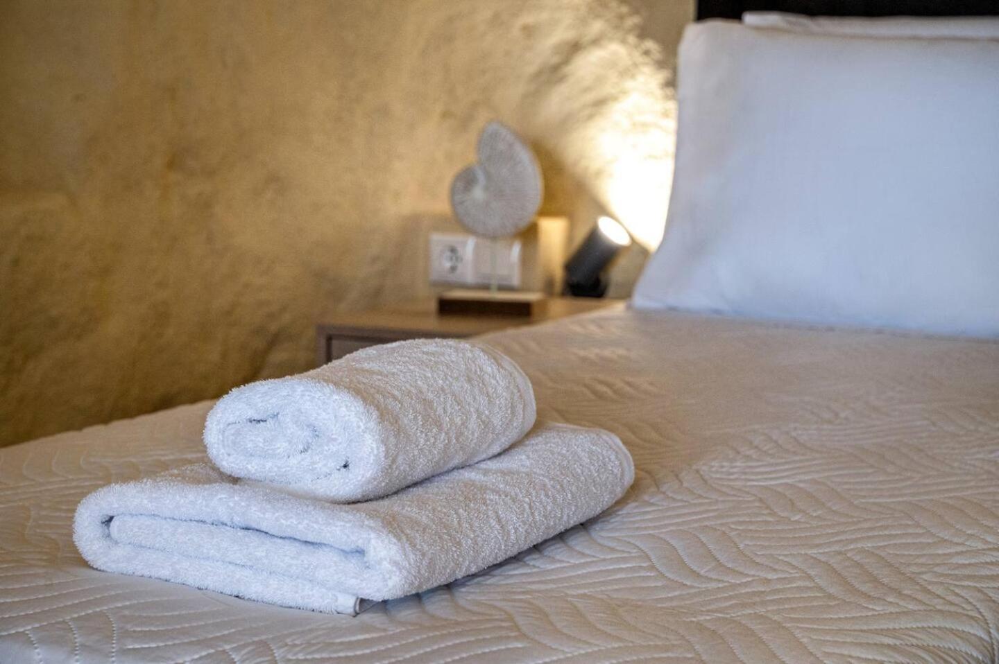 Theasis Luxury Cave House, With Sea & Cave View