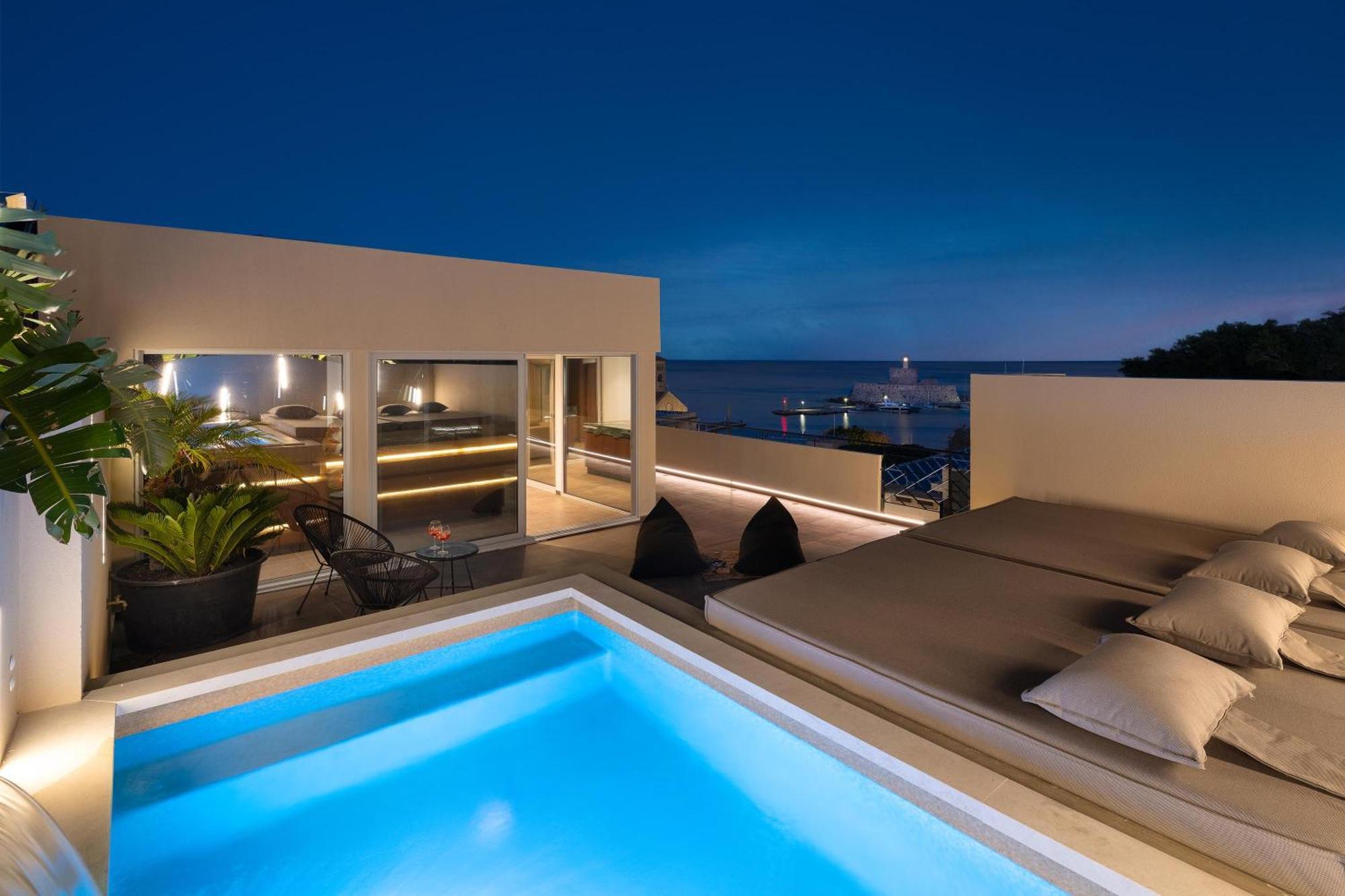 Hamilton Elite Penthouse Rhodes City