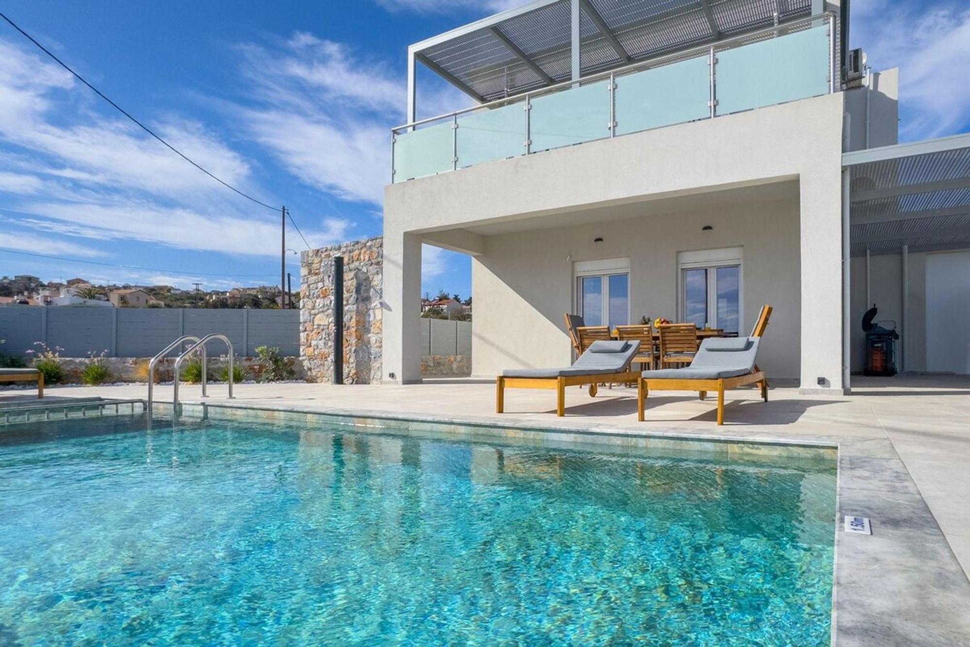 Gianna's Panoramic Seaview Twin With Pool 1 *