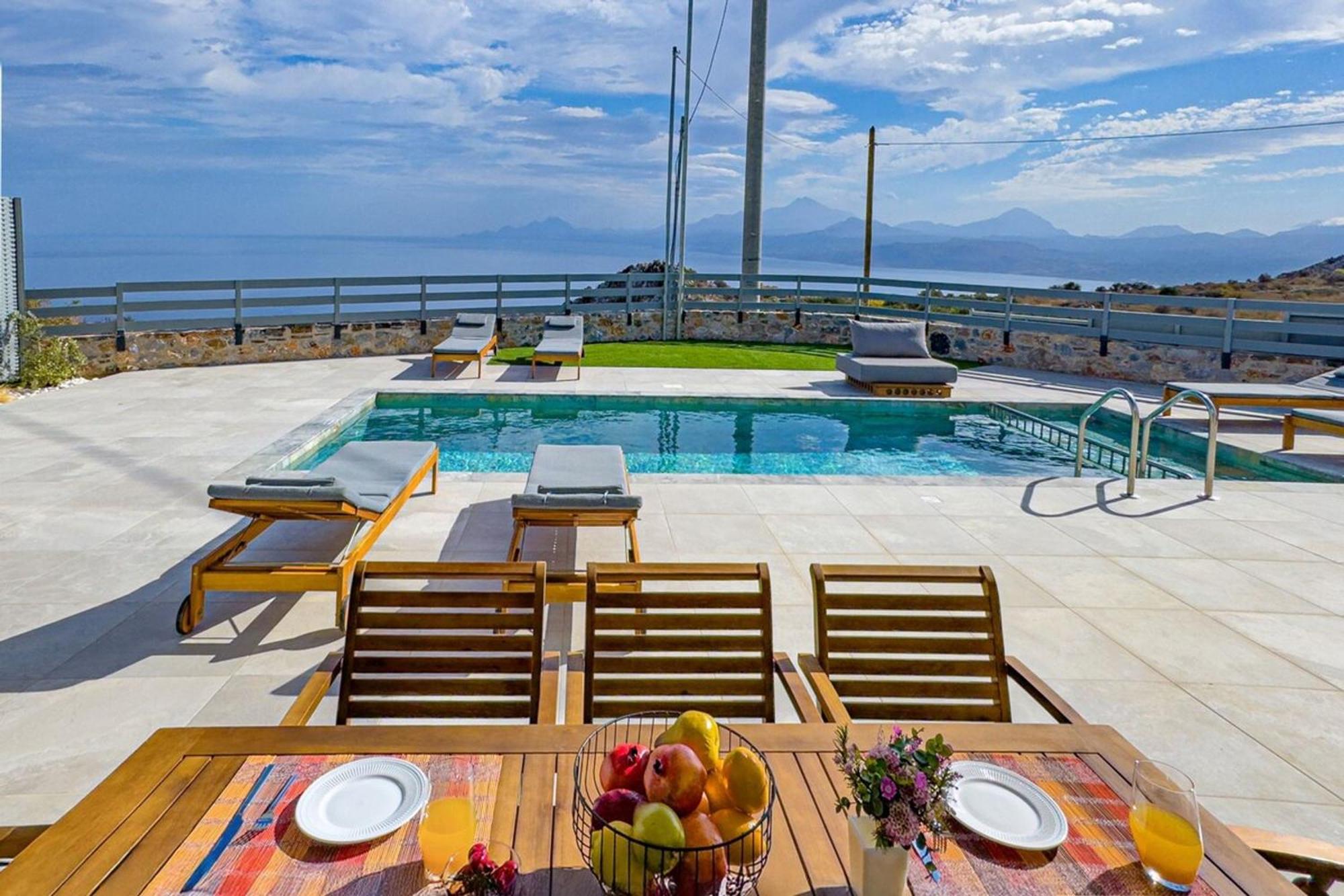 Villa Gianna's Panoramic Seaview Twin With Pool 1 *
