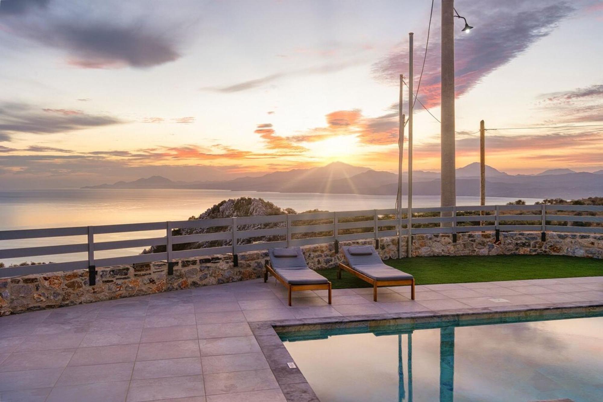 Villa Gianna's Panoramic Seaview Twin With Pool 1 *