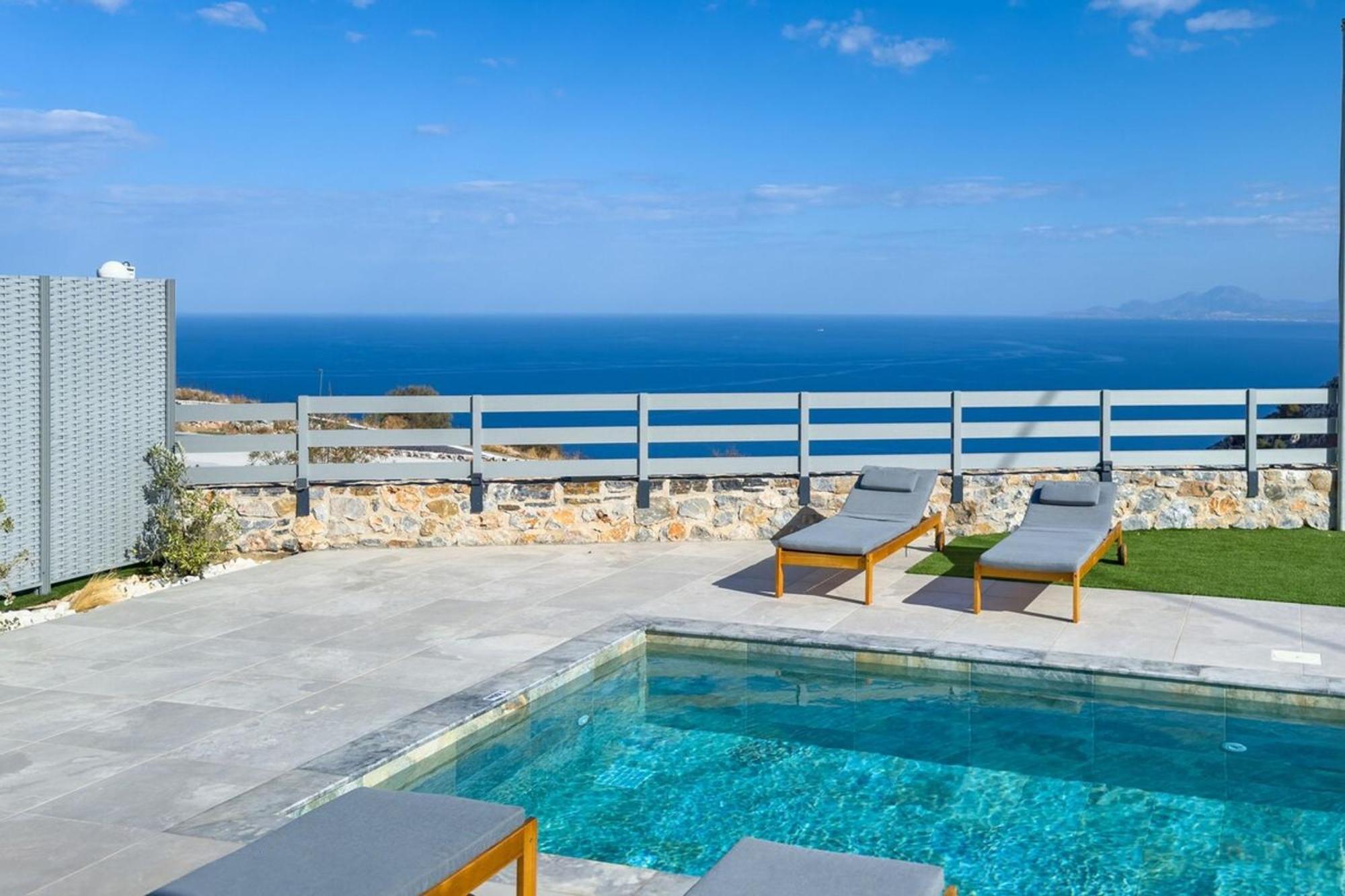 Gianna's Panoramic Seaview Twin With Pool 1 *