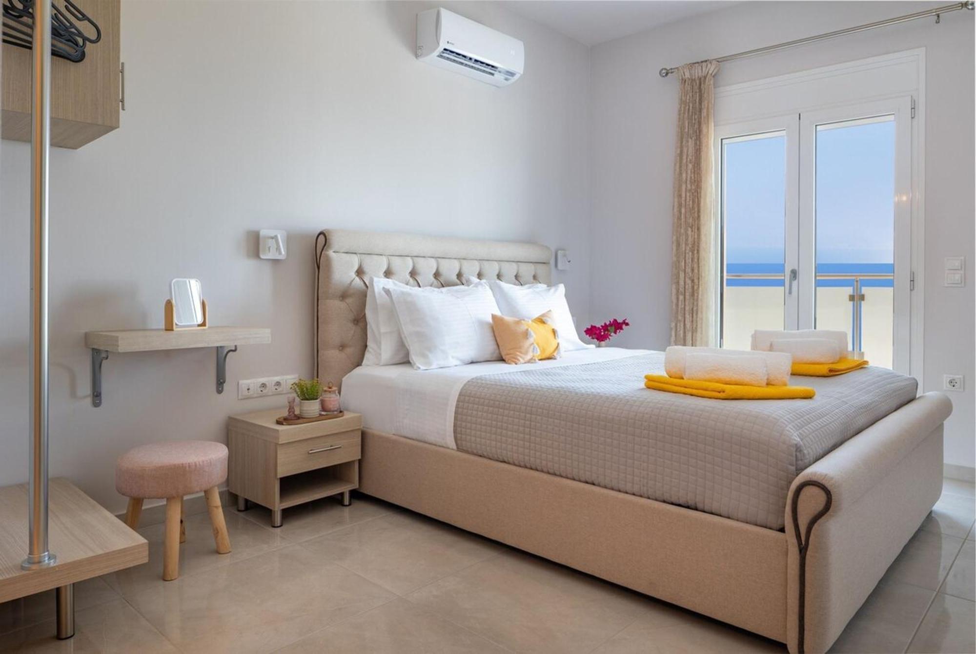 Gianna's Panoramic Seaview Twin With Pool 1