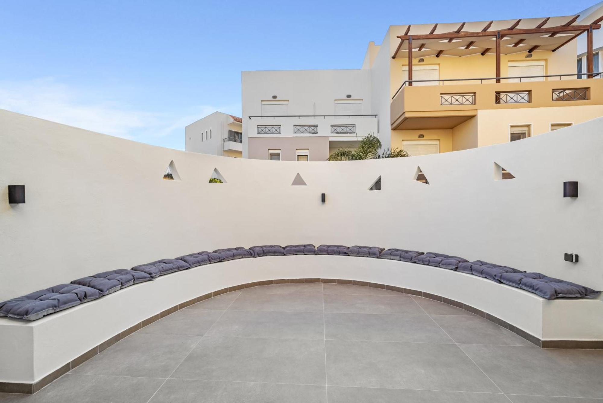 7 Minutes From Centre - Luxury 6br Villa