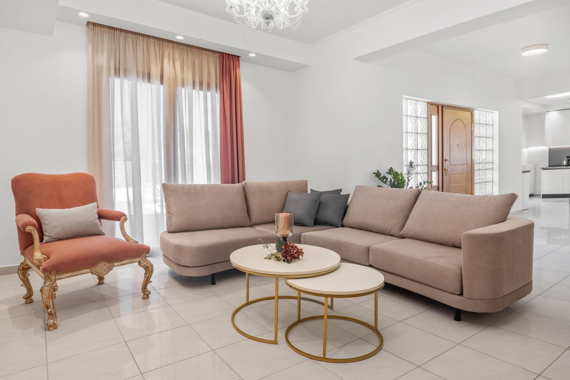 Villa 7 Minutes From Centre - Luxury 6br