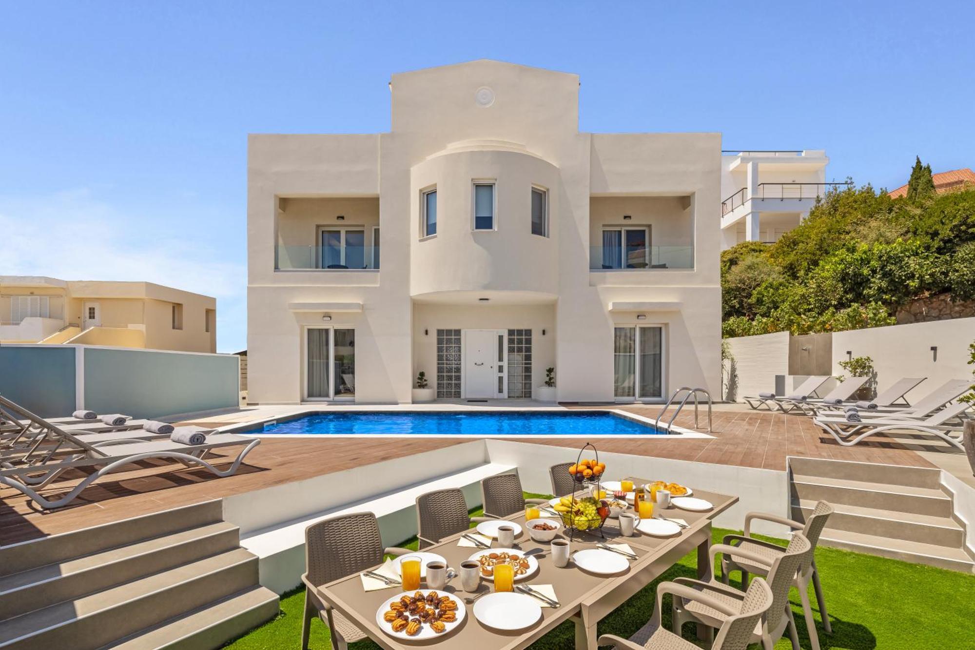 Villa 7 Minutes From Centre - Luxury 6br *