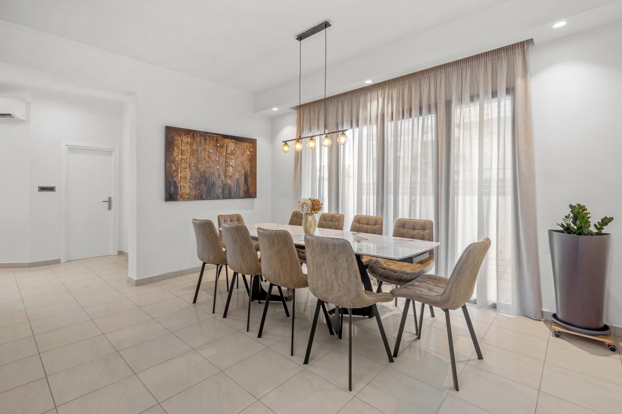 7 Minutes From Centre - Luxury 6br Rhodes City
