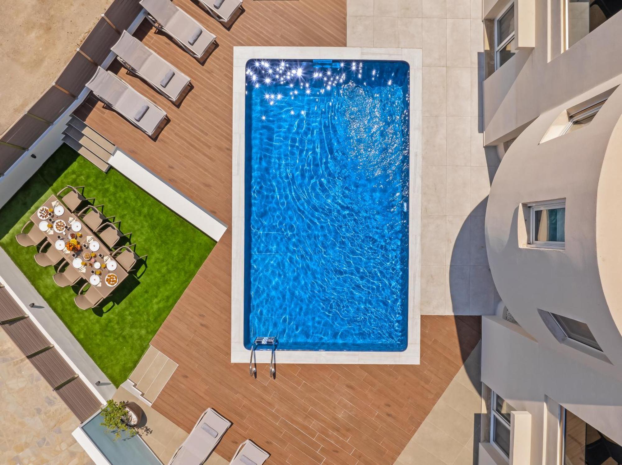 Villa 7 Minutes From Centre - Luxury 6br *