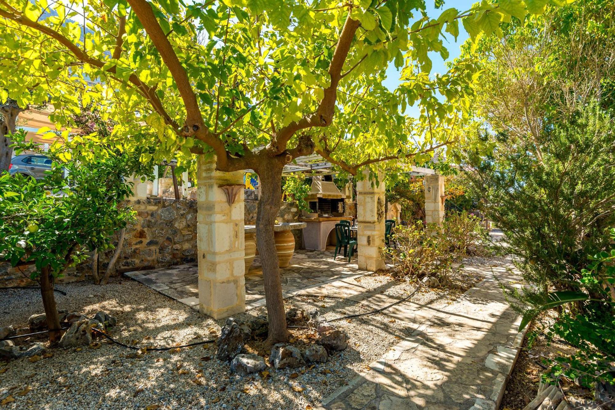 Urania -st George Retreat By Apokoronas *