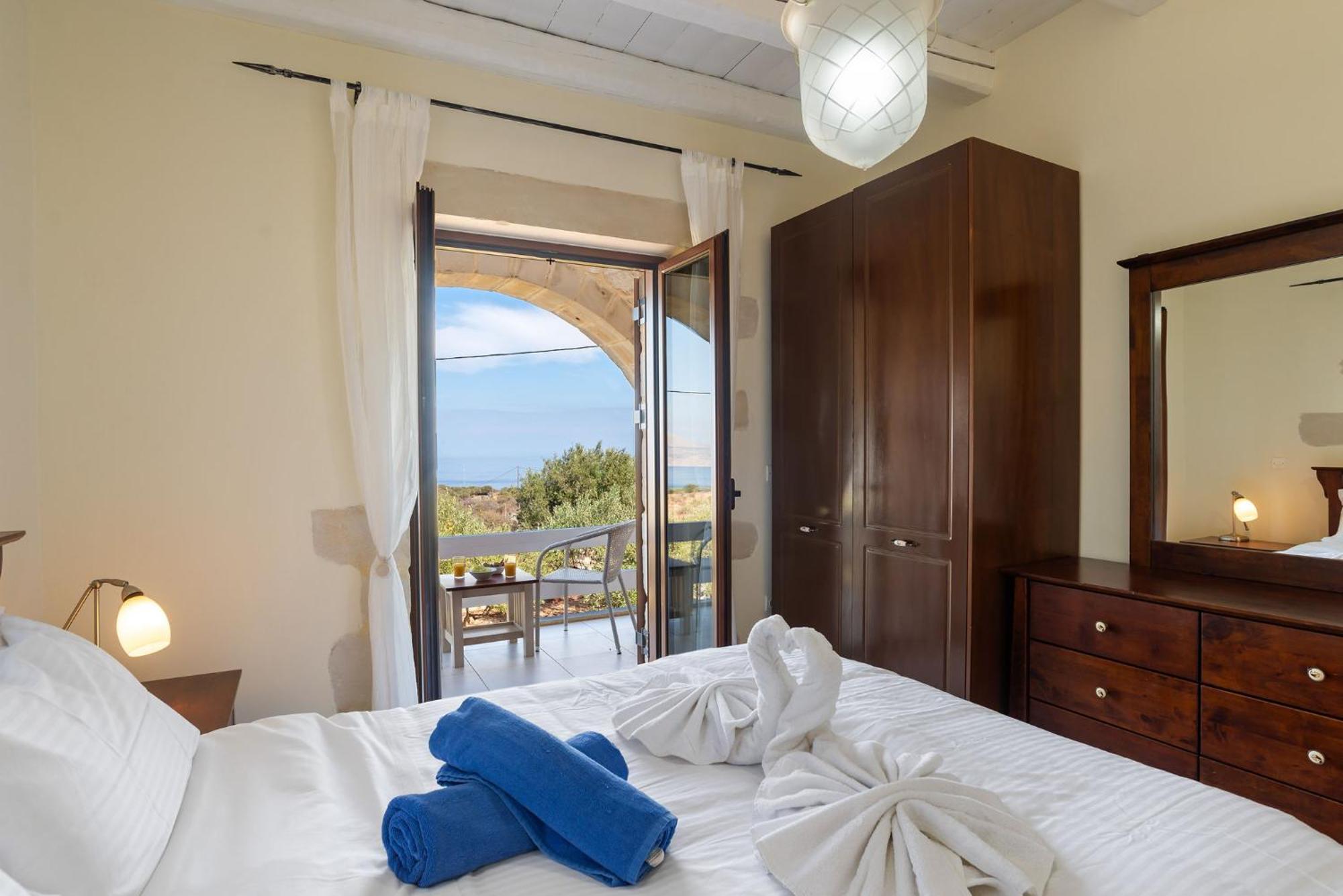 Urania -st George Retreat By Apokoronas * Kokkino Chorio
