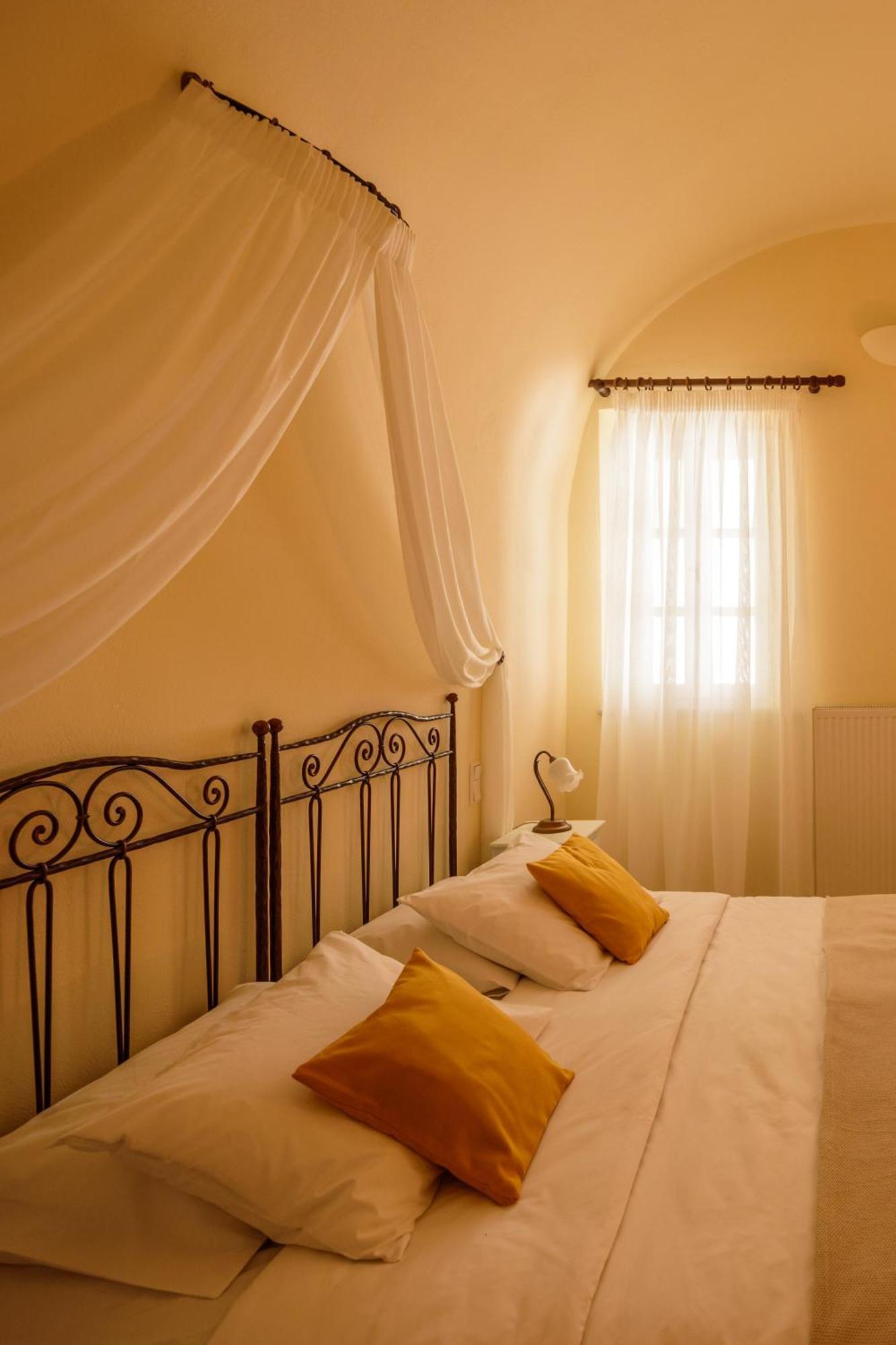 Hotel Ikio Concept Santorini Pyrgos Kallistis