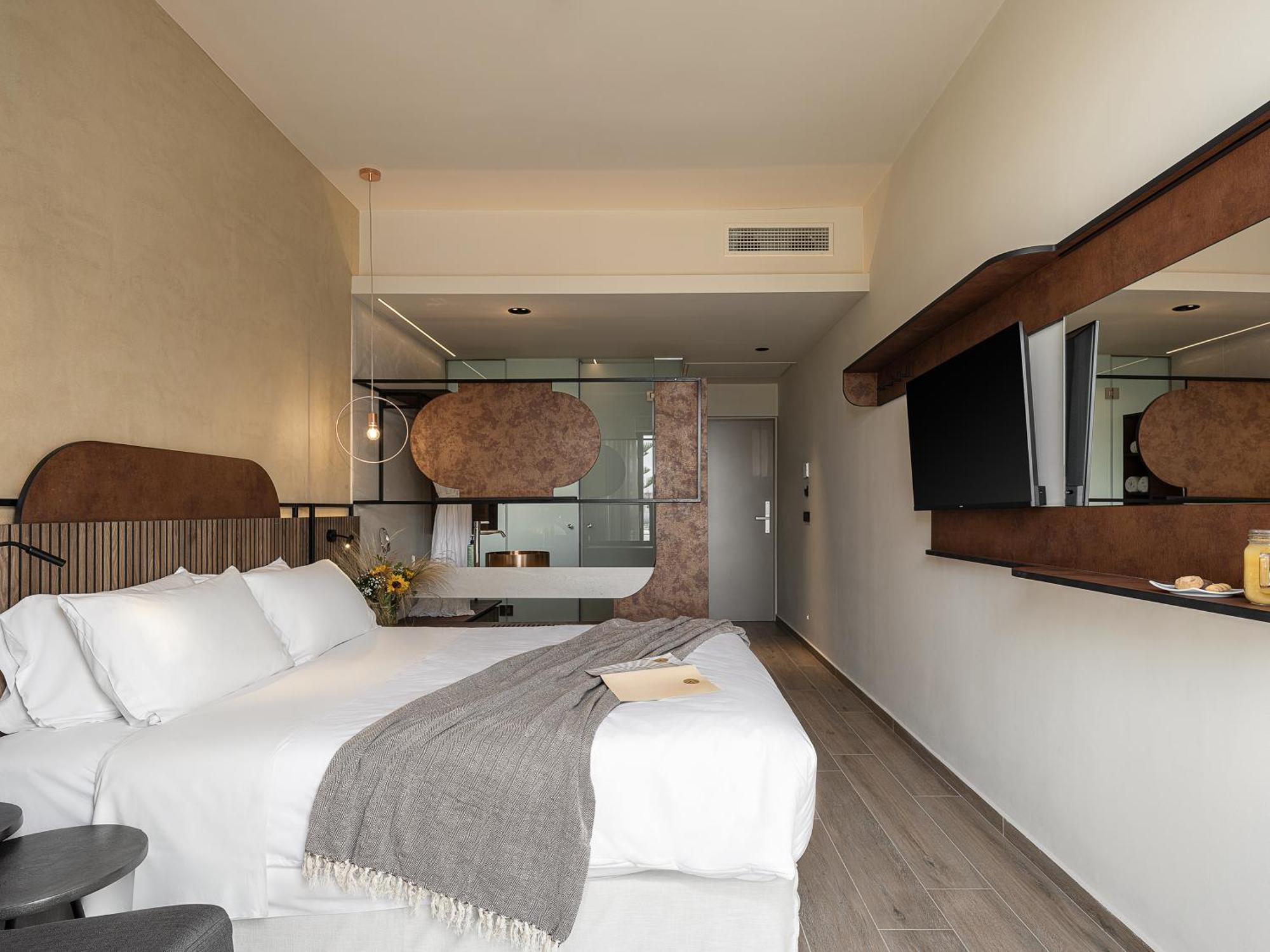 Hotel Geraniotis And