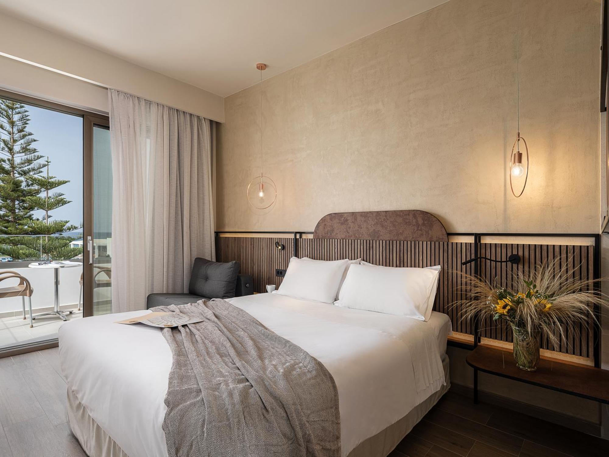 Hotel Geraniotis And Platanias (Crete)