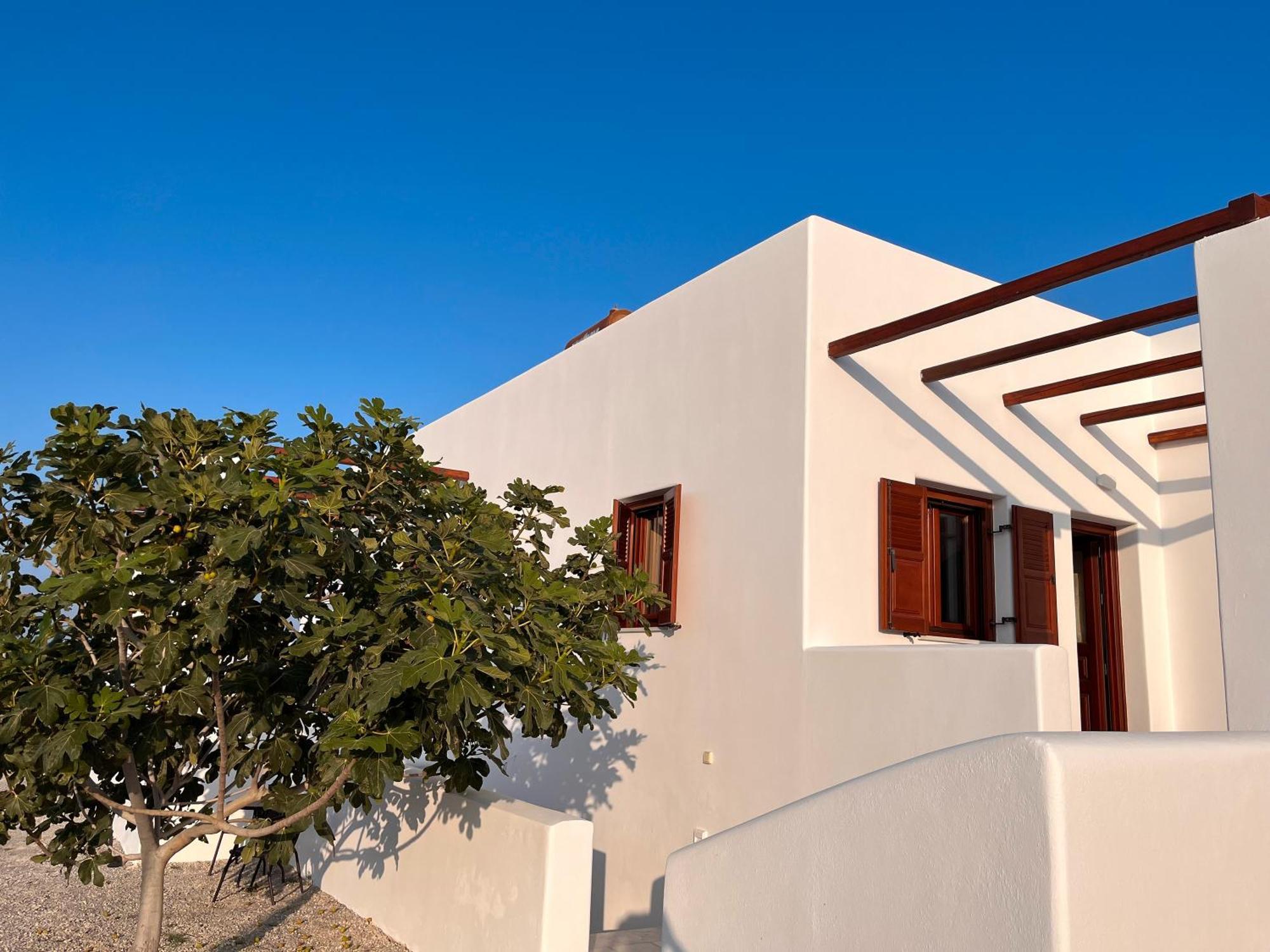 Villa Front Pasithea