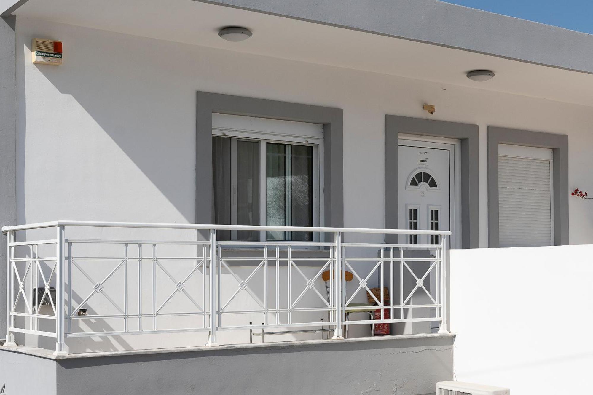 Pounedes Luxury