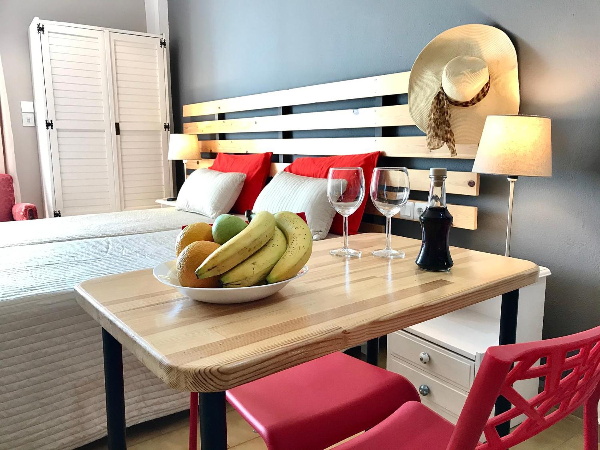 Eleana Apartments