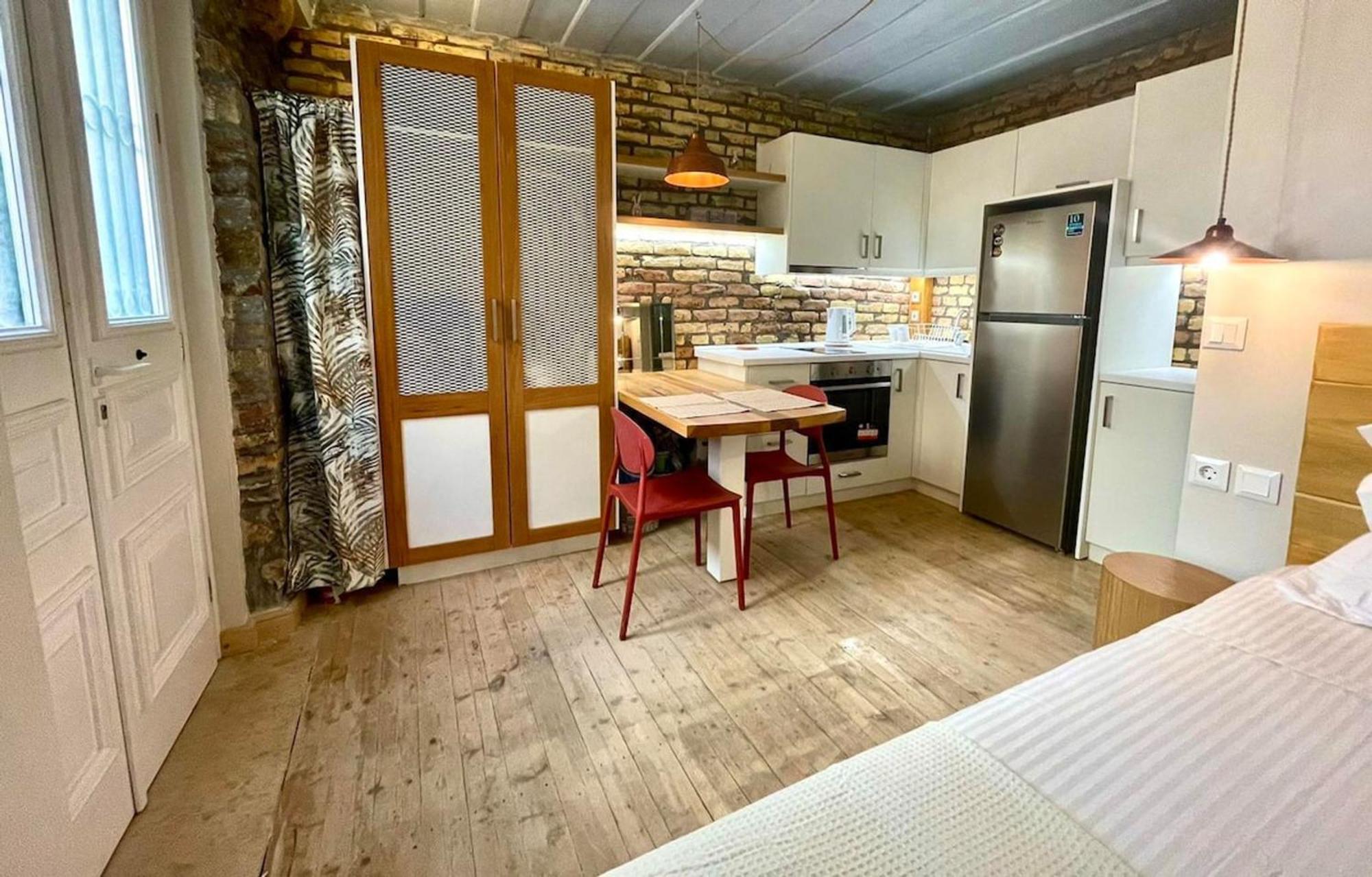Kukuvayia's Nest-centre Old Town Corfu Corfu (city)