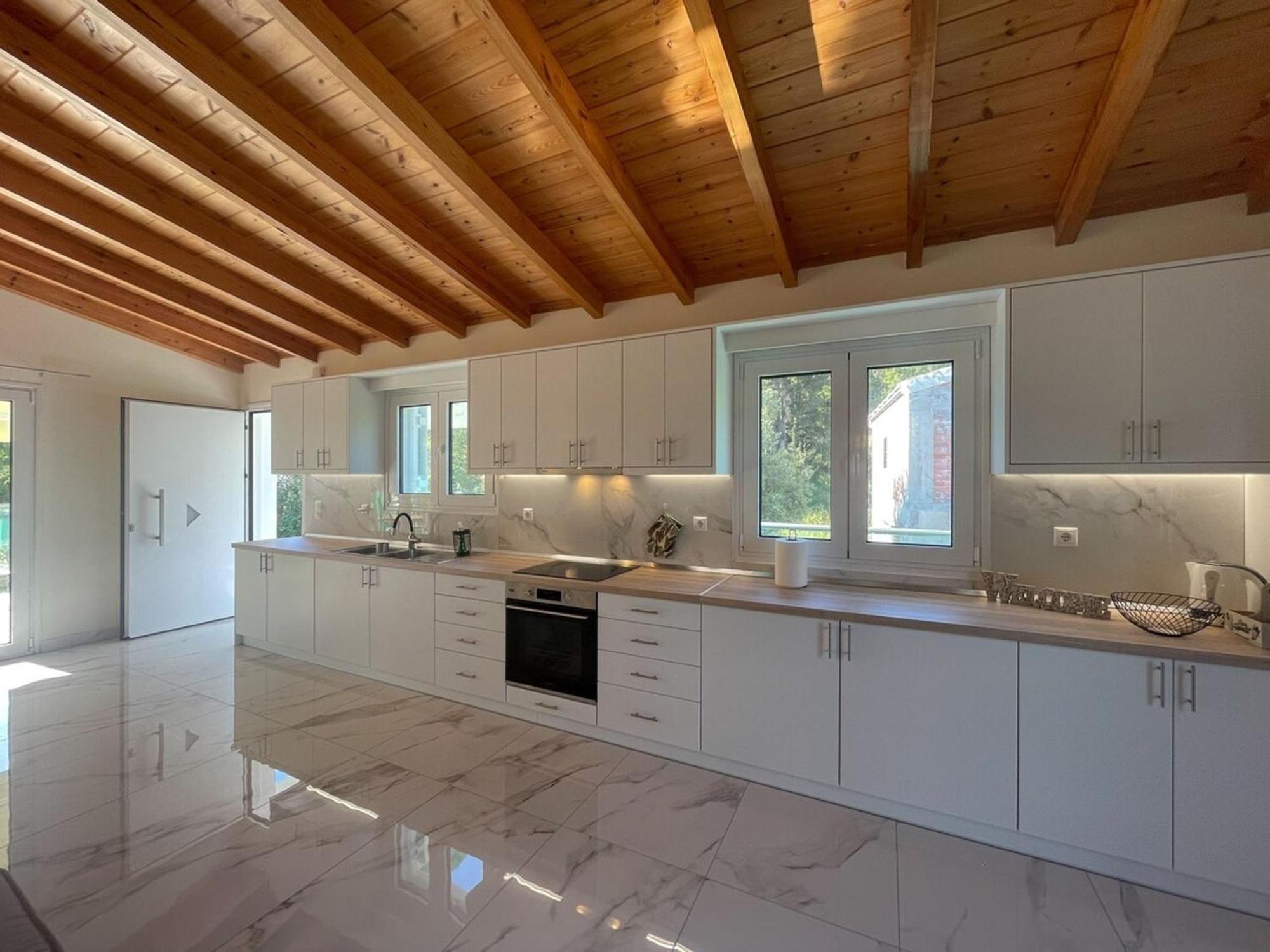 Magellanos Mint House- Kinopiastes * Kynopiastai