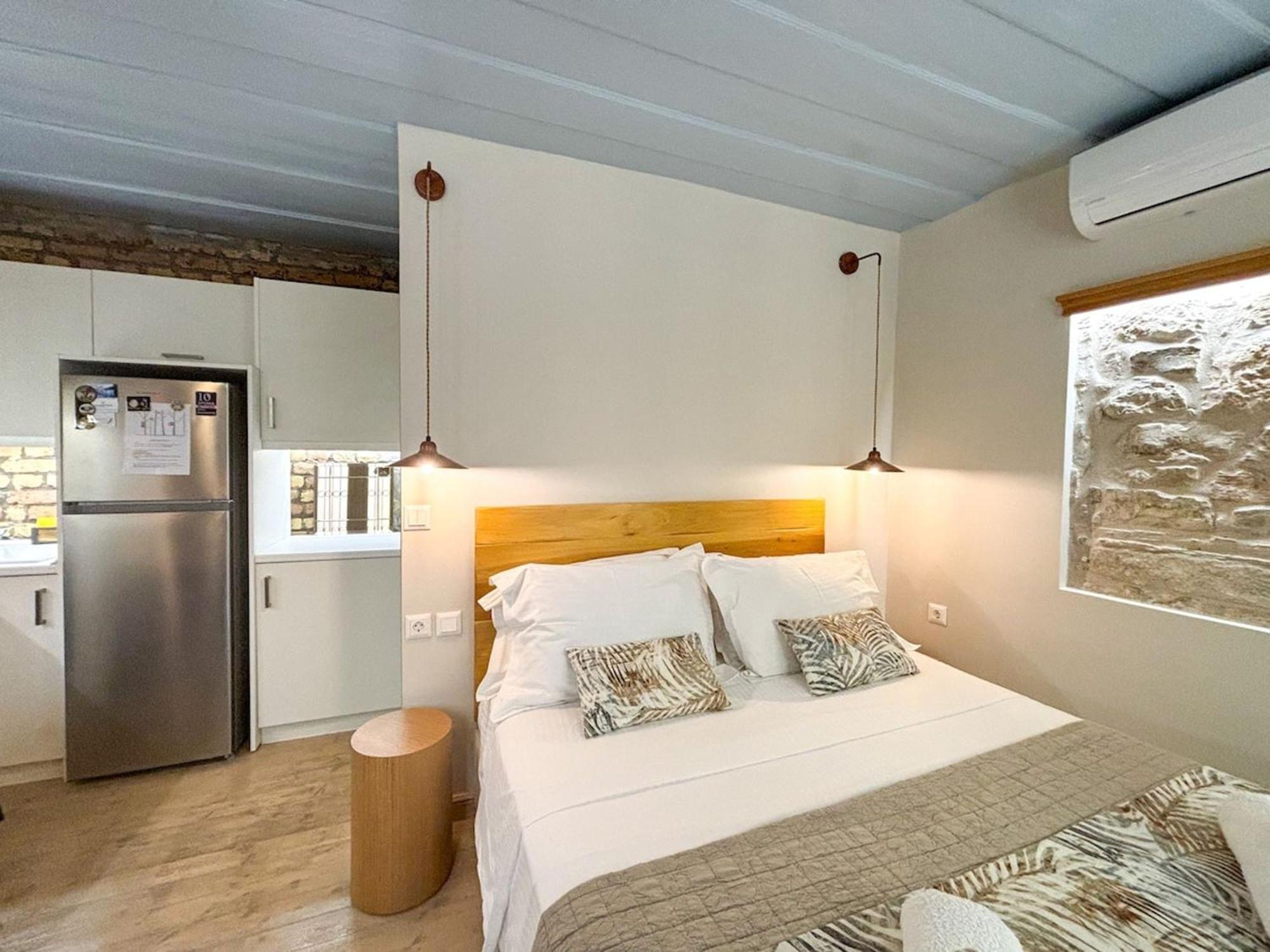 Kukuvayia's Nest-centre Old Town Corfu *