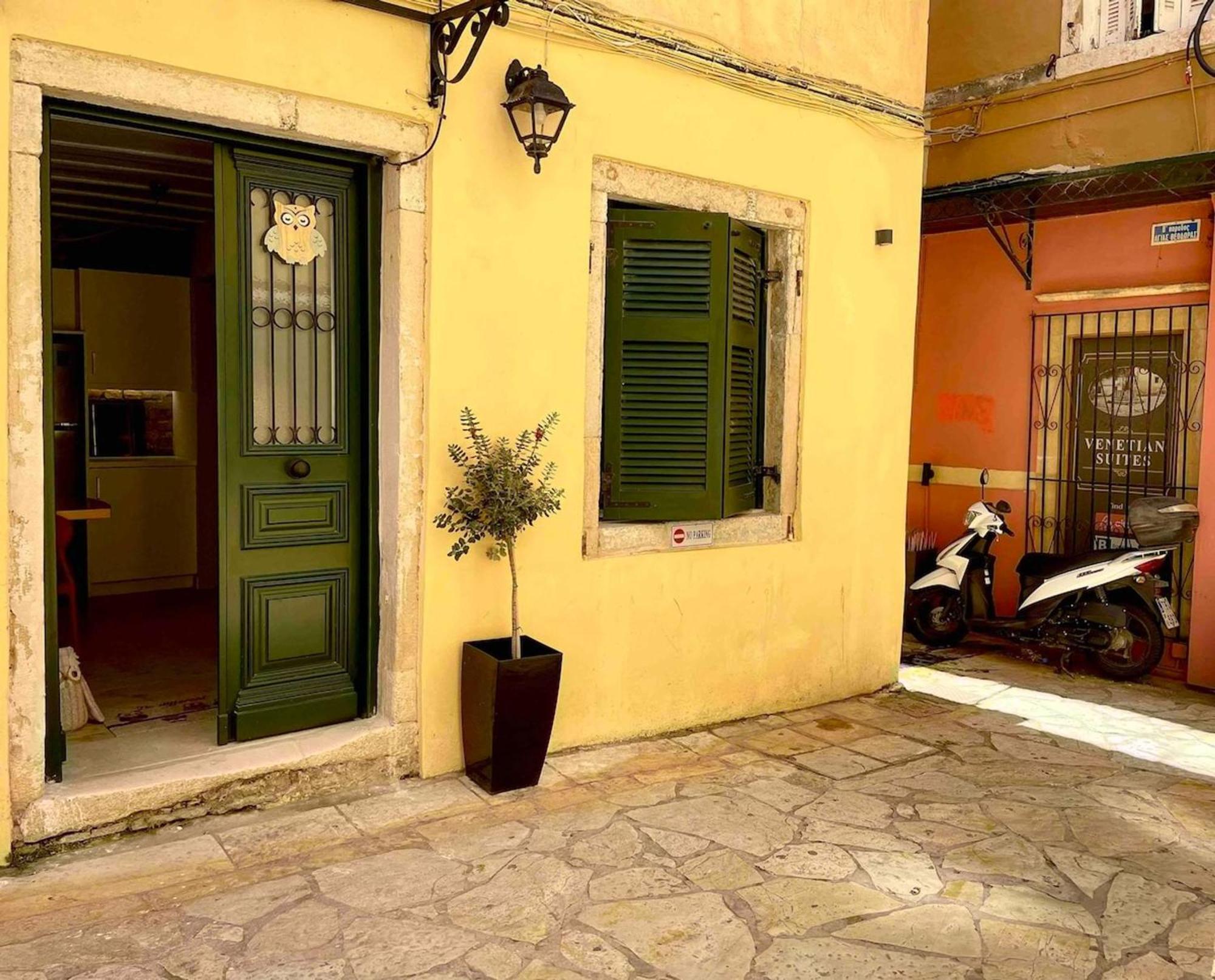 Kukuvayia's Nest-centre Old Town Corfu