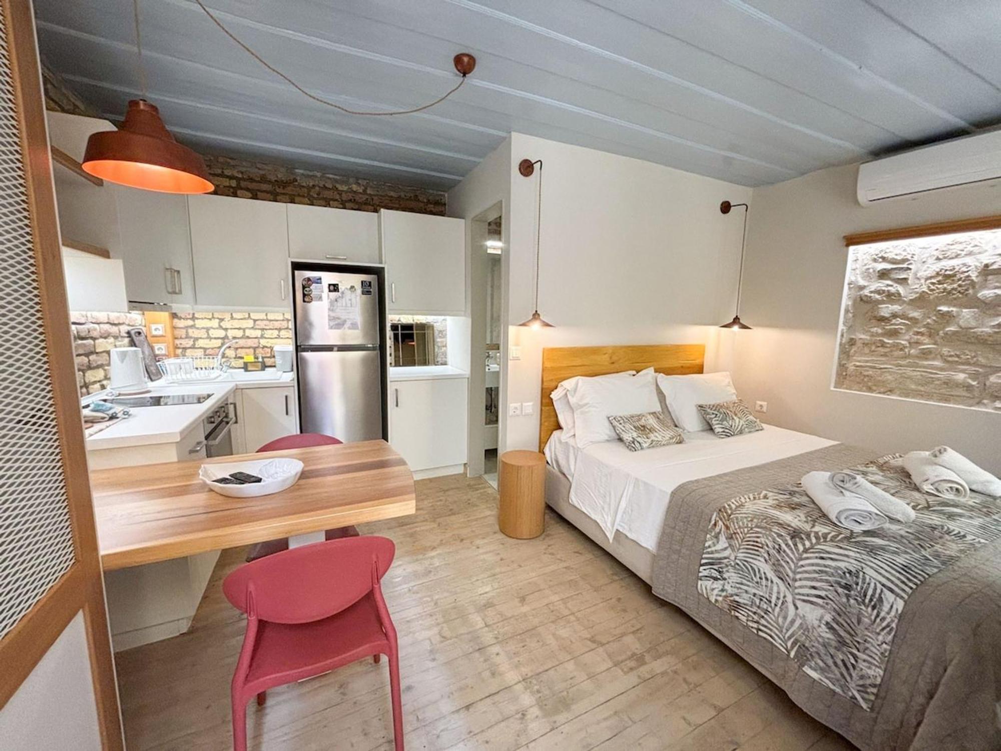 Kukuvayia's Nest-centre Old Town Corfu *